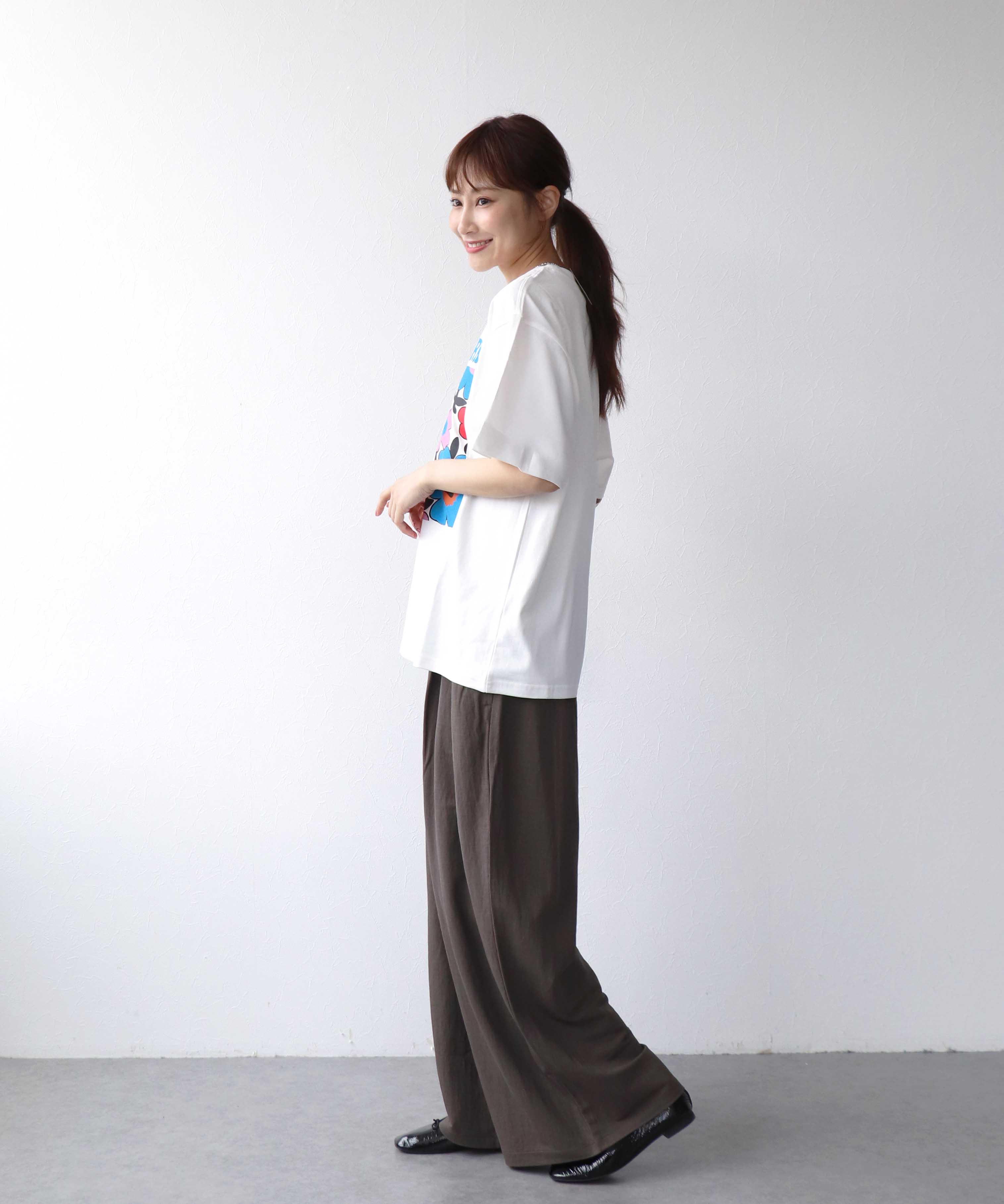 フラワープリントTシャツ