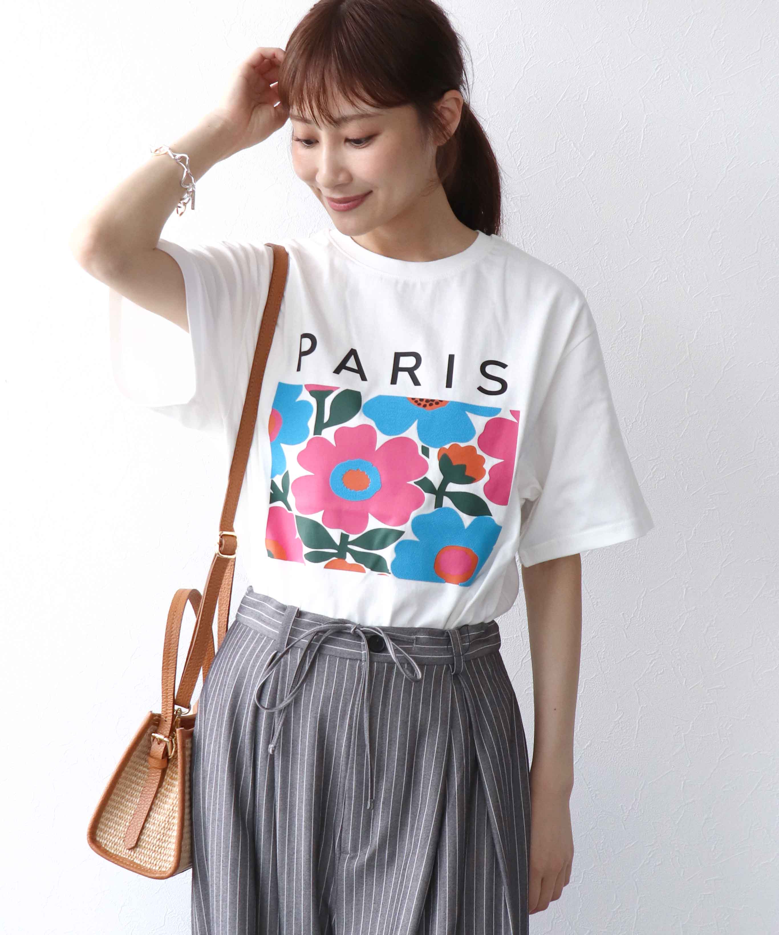 フラワープリントTシャツ