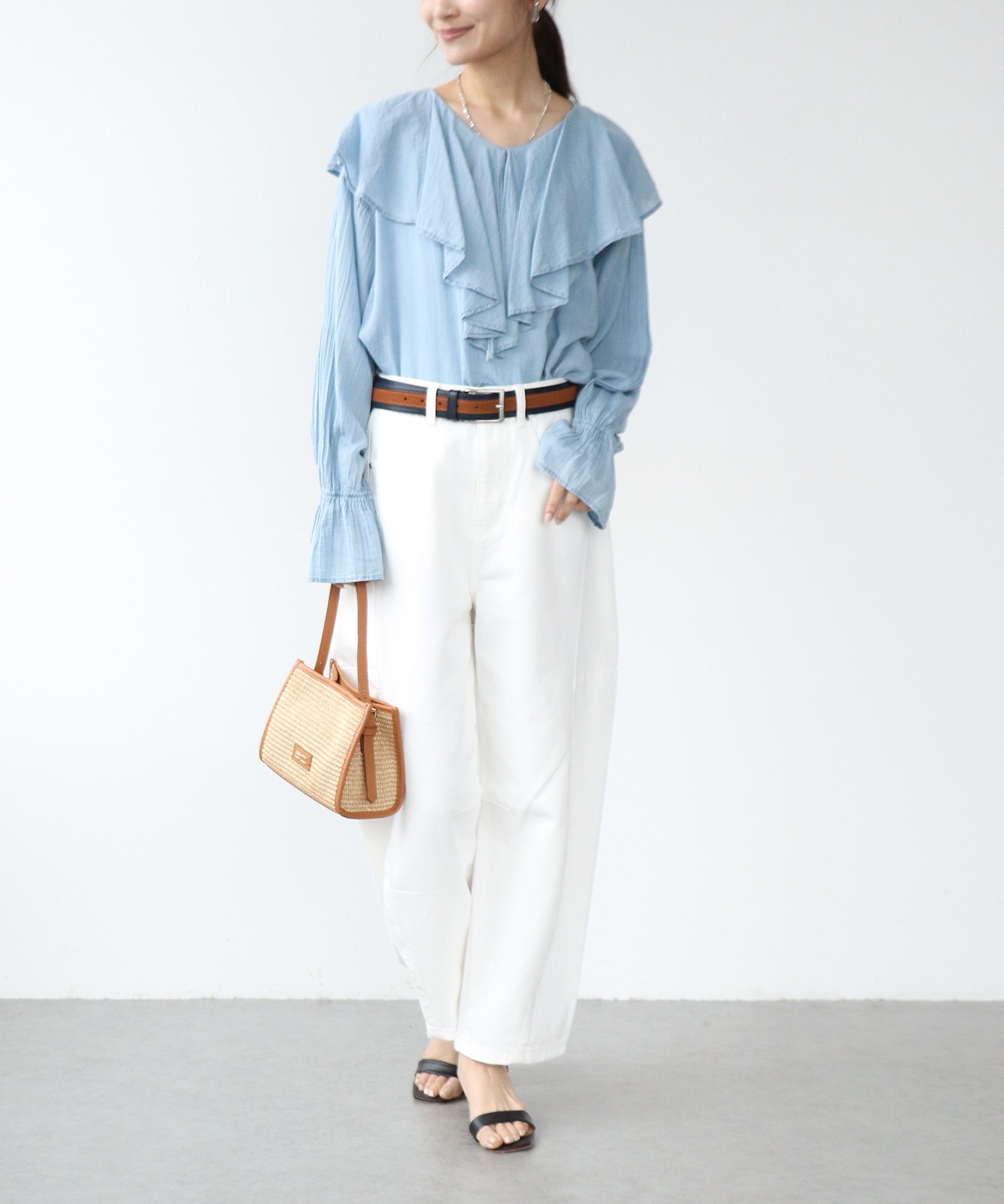 デニムラッフルブラウス