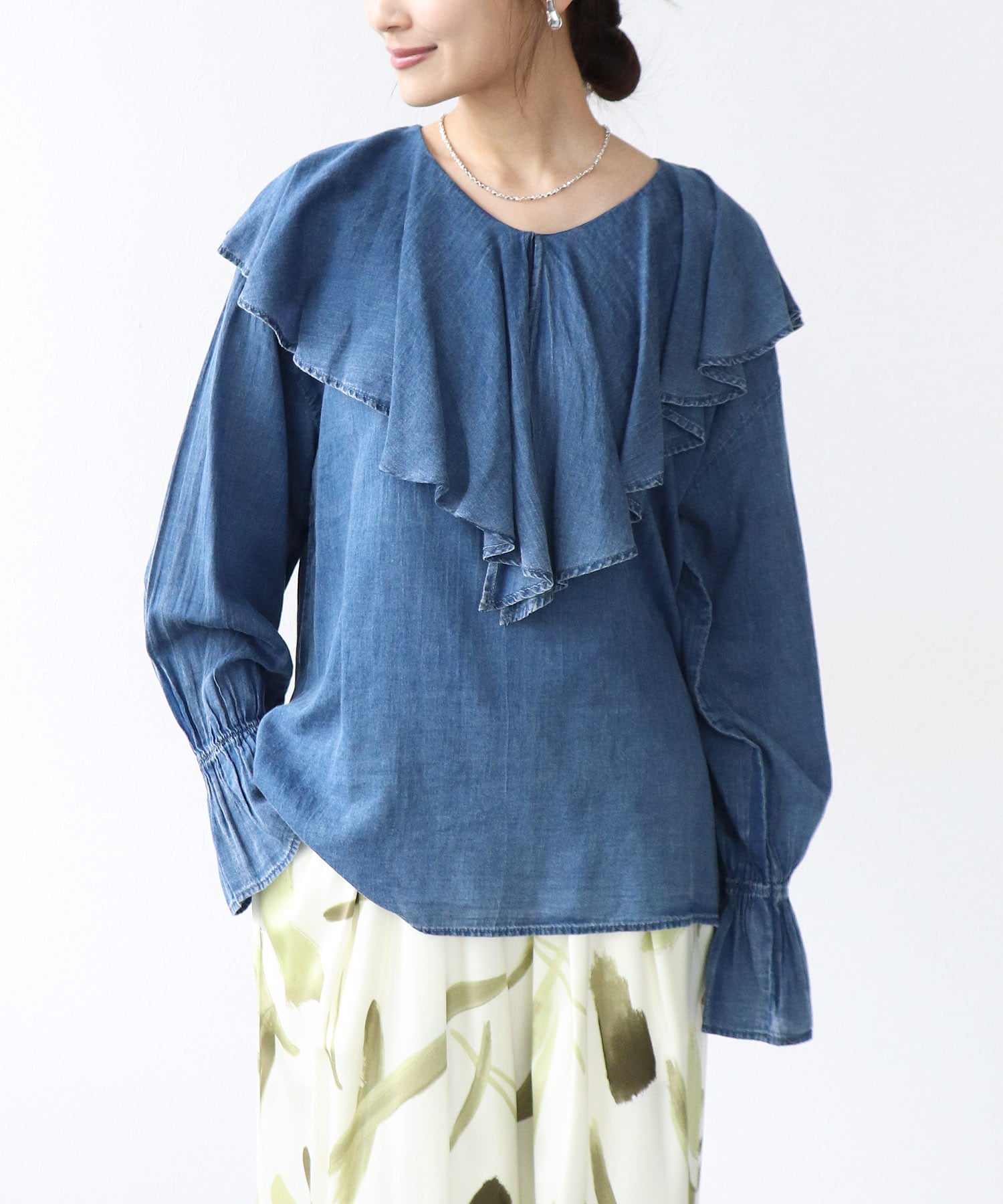 デニムラッフルブラウス