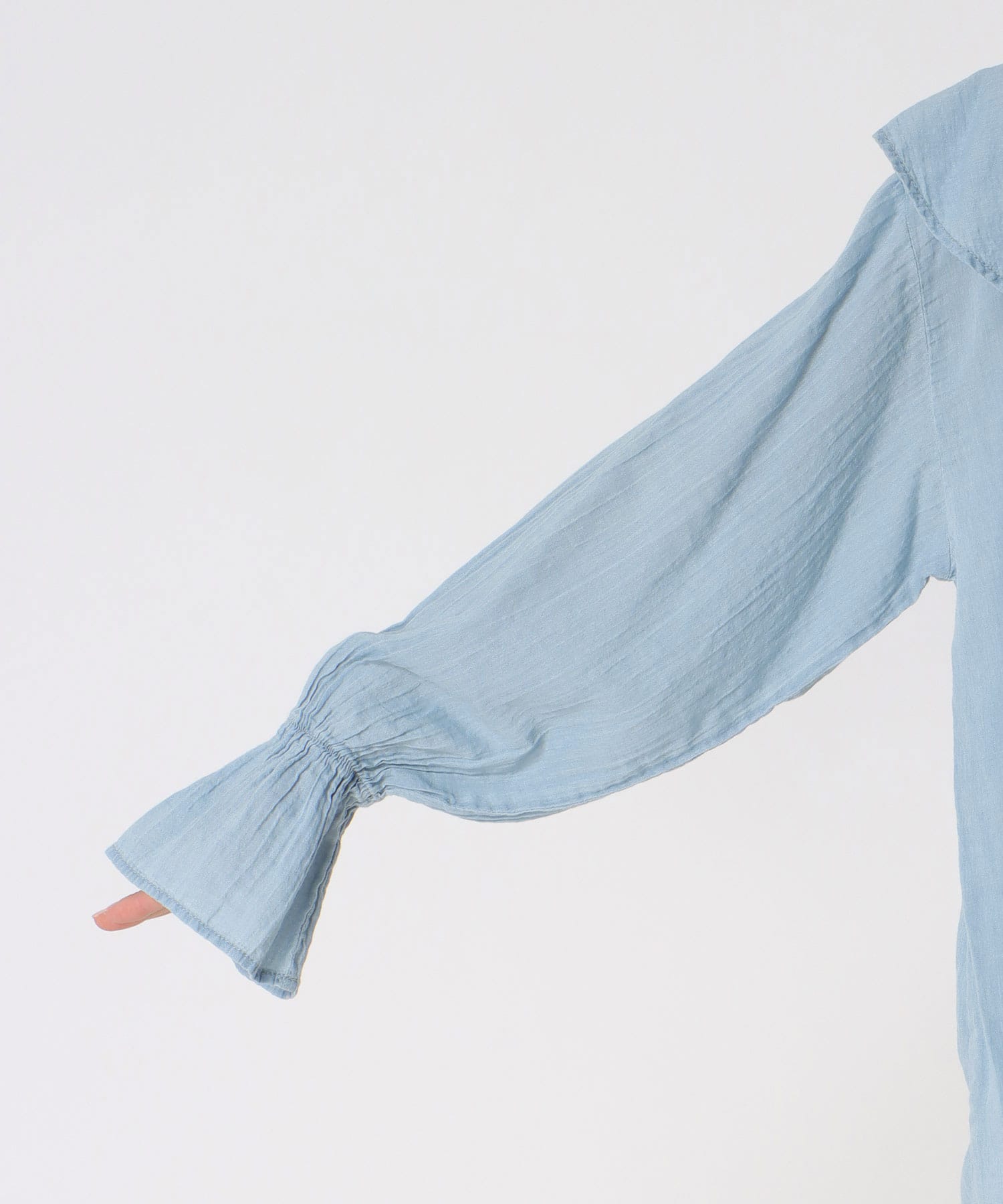 デニムラッフルブラウス