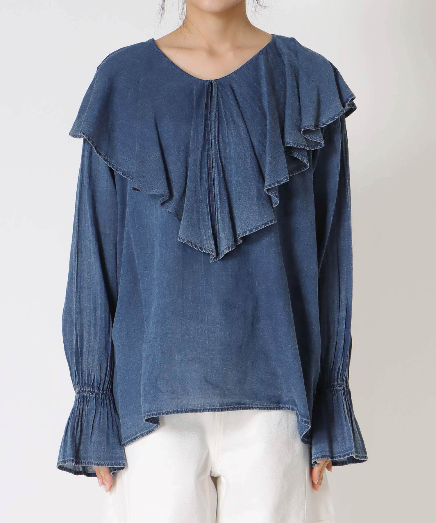 デニムラッフルブラウス