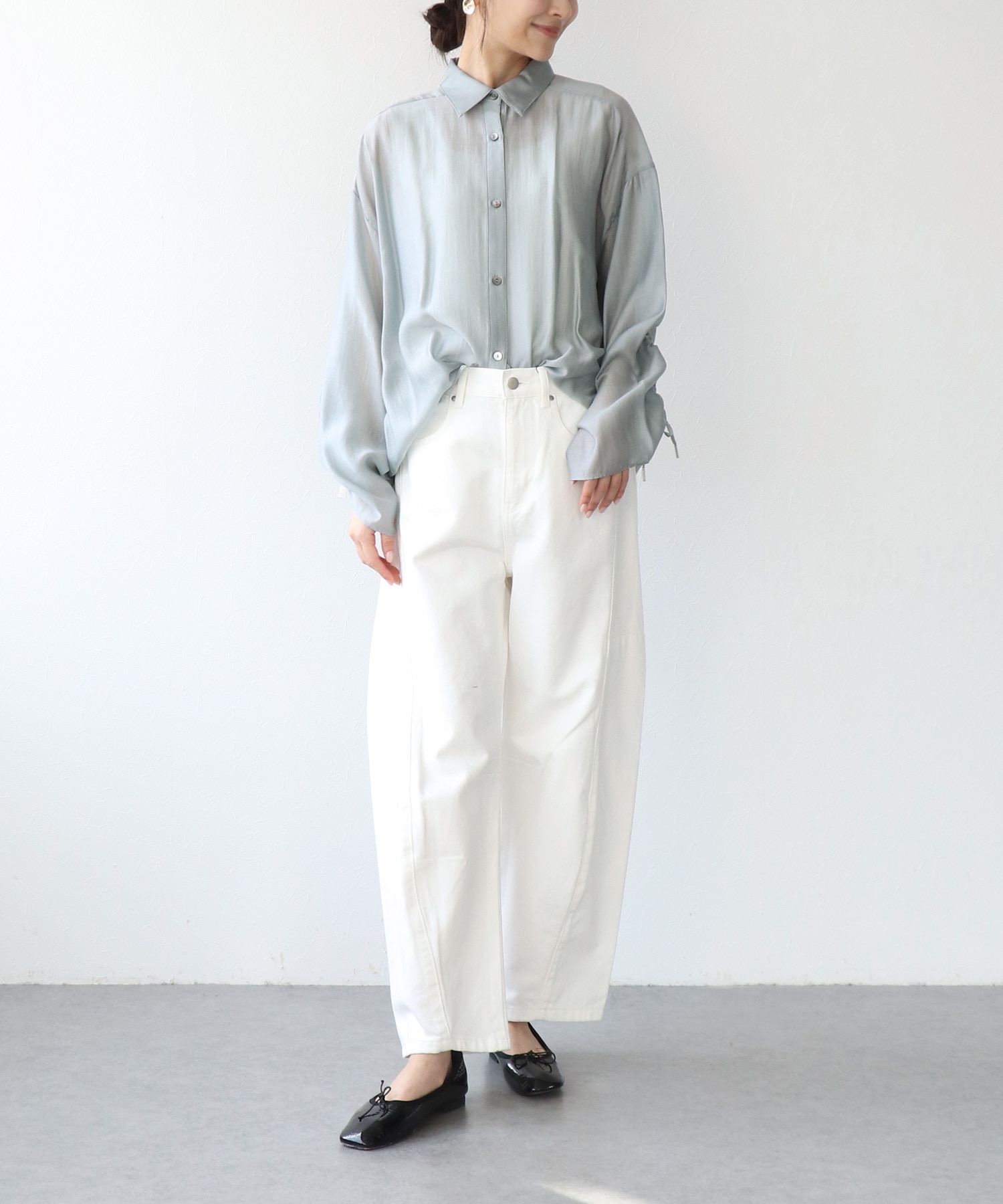 バックフレアギャザーブラウス