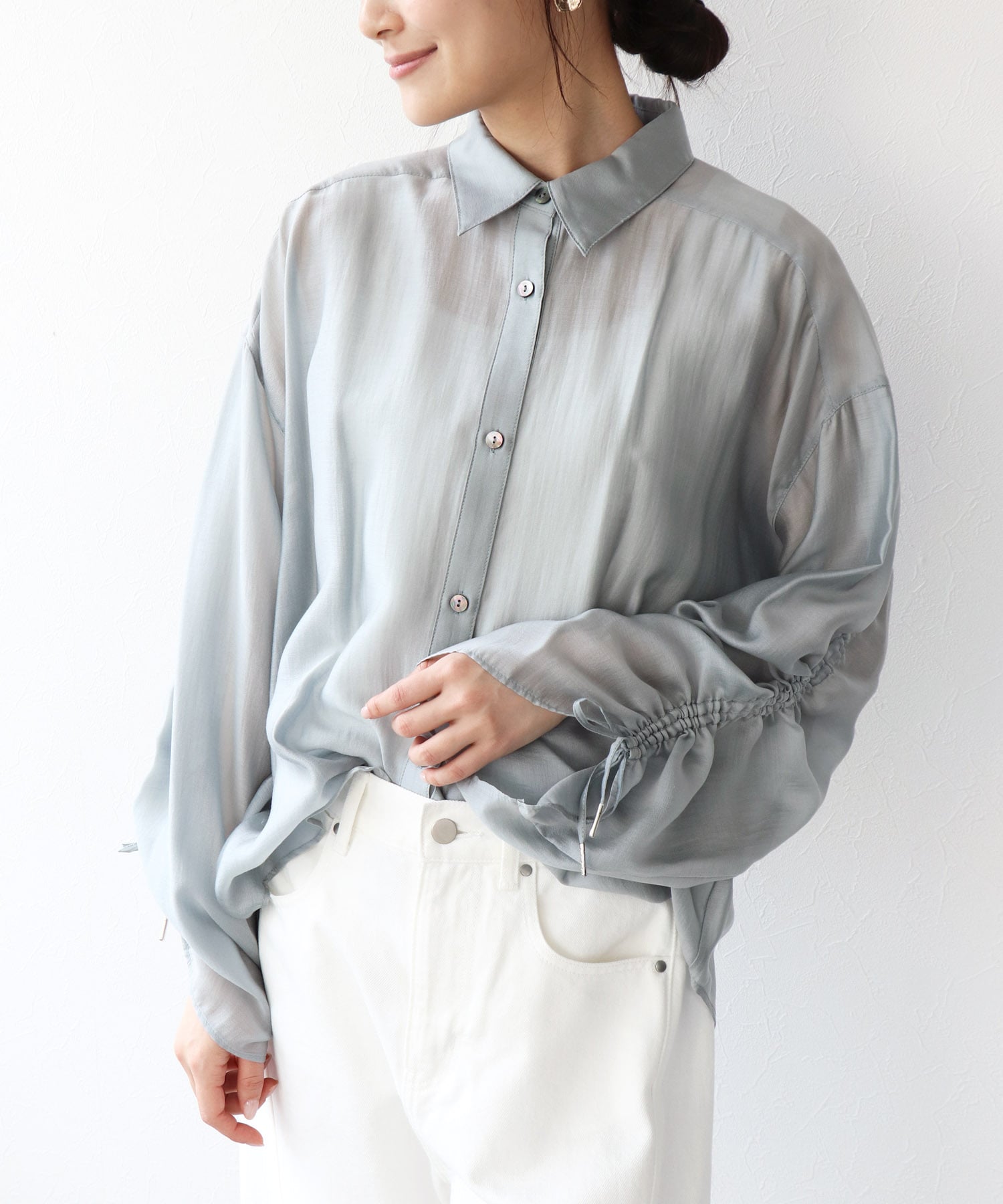 バックフレアギャザーブラウス