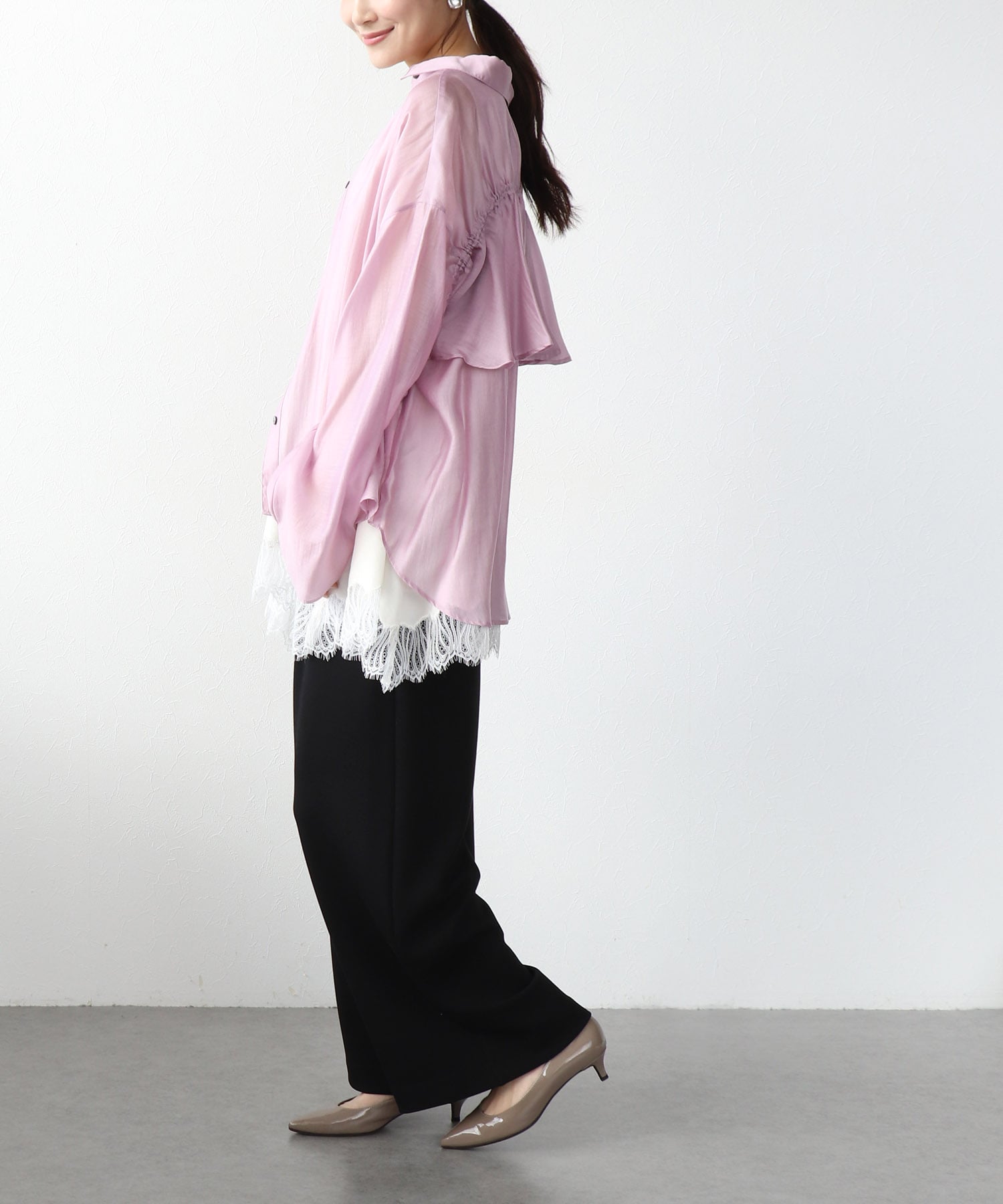 バックフレアギャザーブラウス