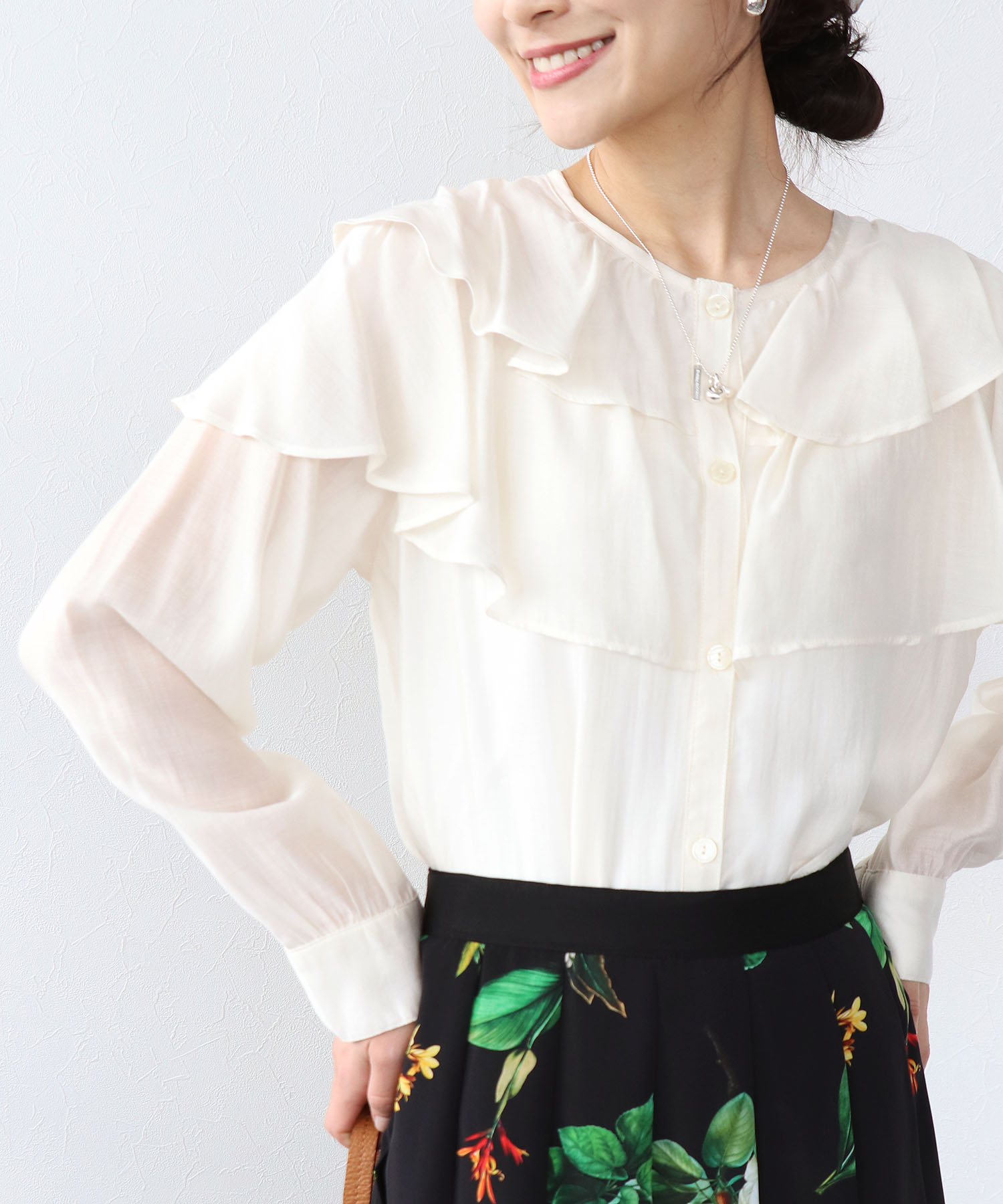 ラッフルフリルブラウス