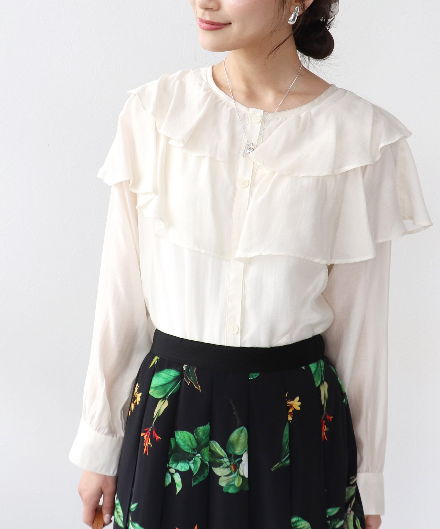 ラッフルフリルブラウス