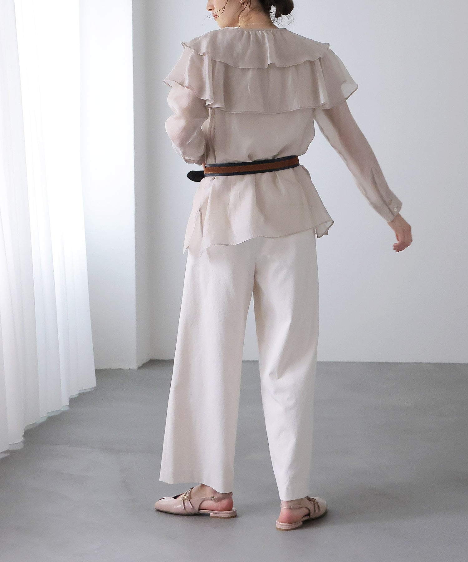 ラッフルフリルブラウス