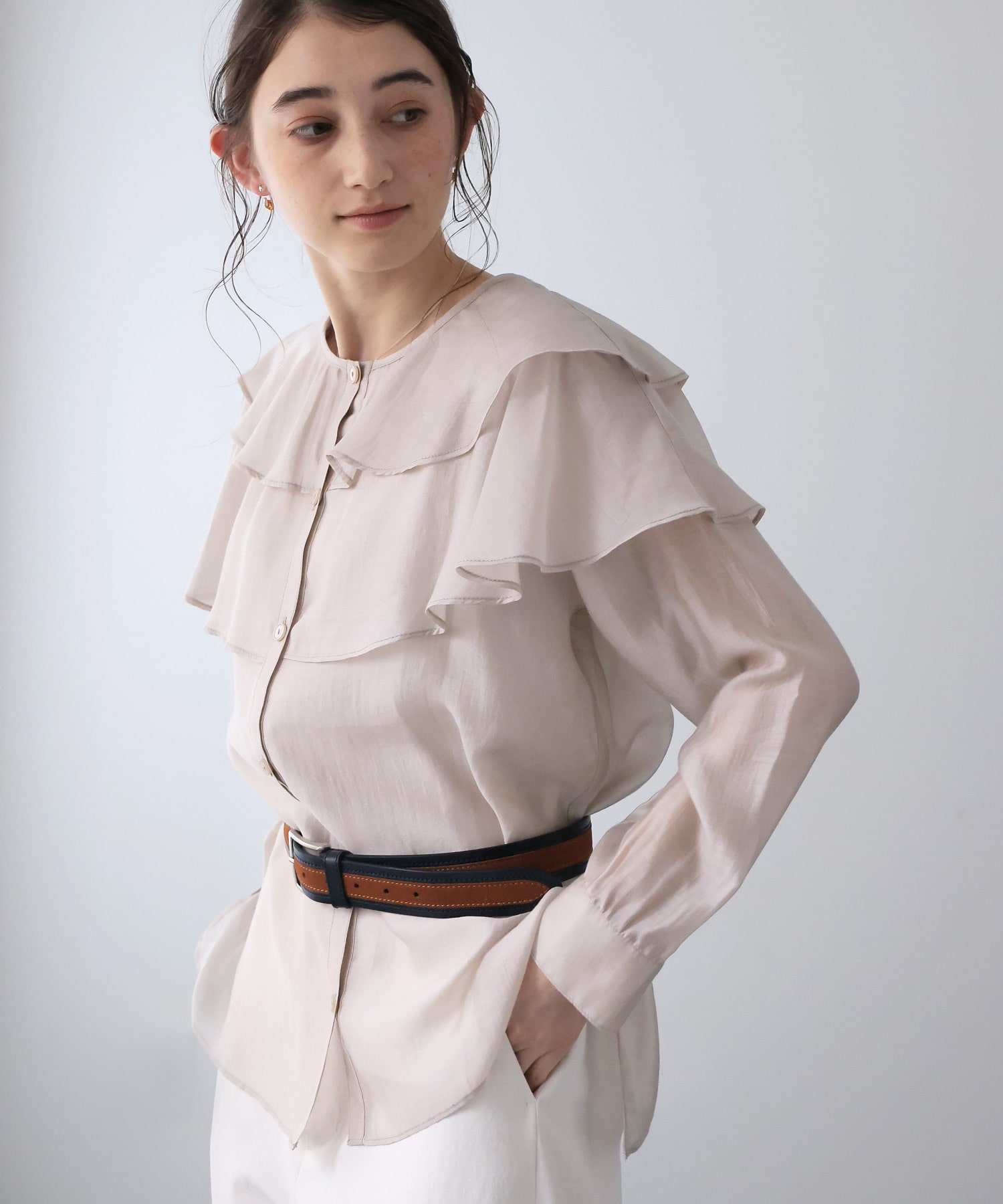 ラッフルフリルブラウス