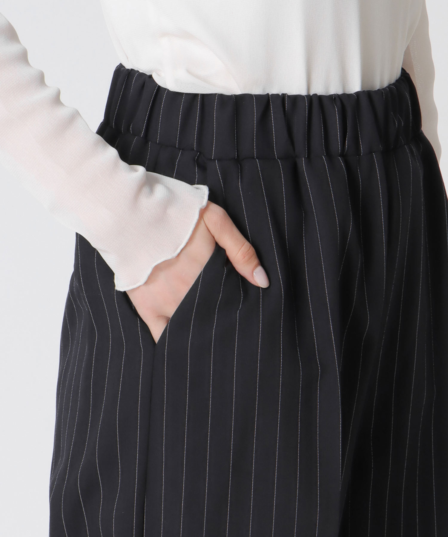 ピンストライプワイドパンツ