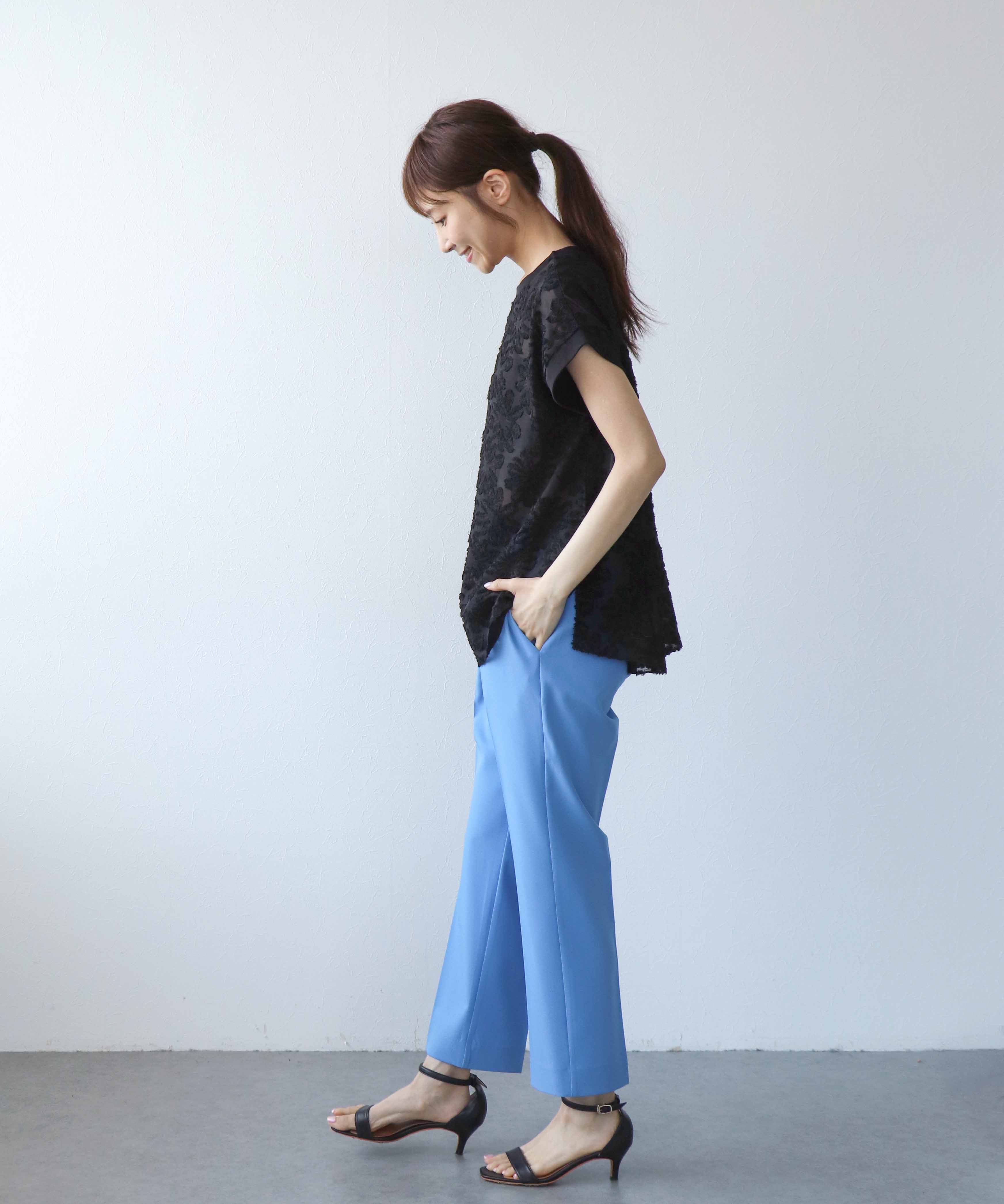 細見えテーパードパンツ