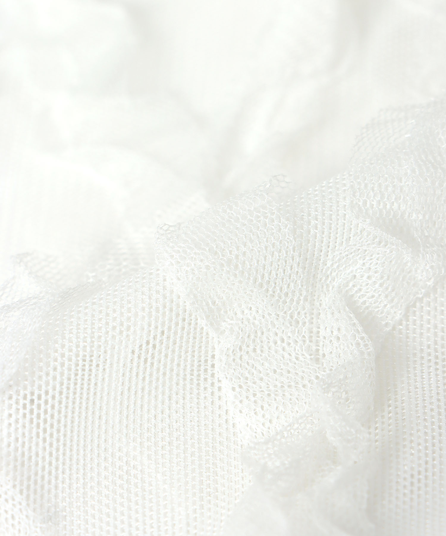 チュールフリルトップス