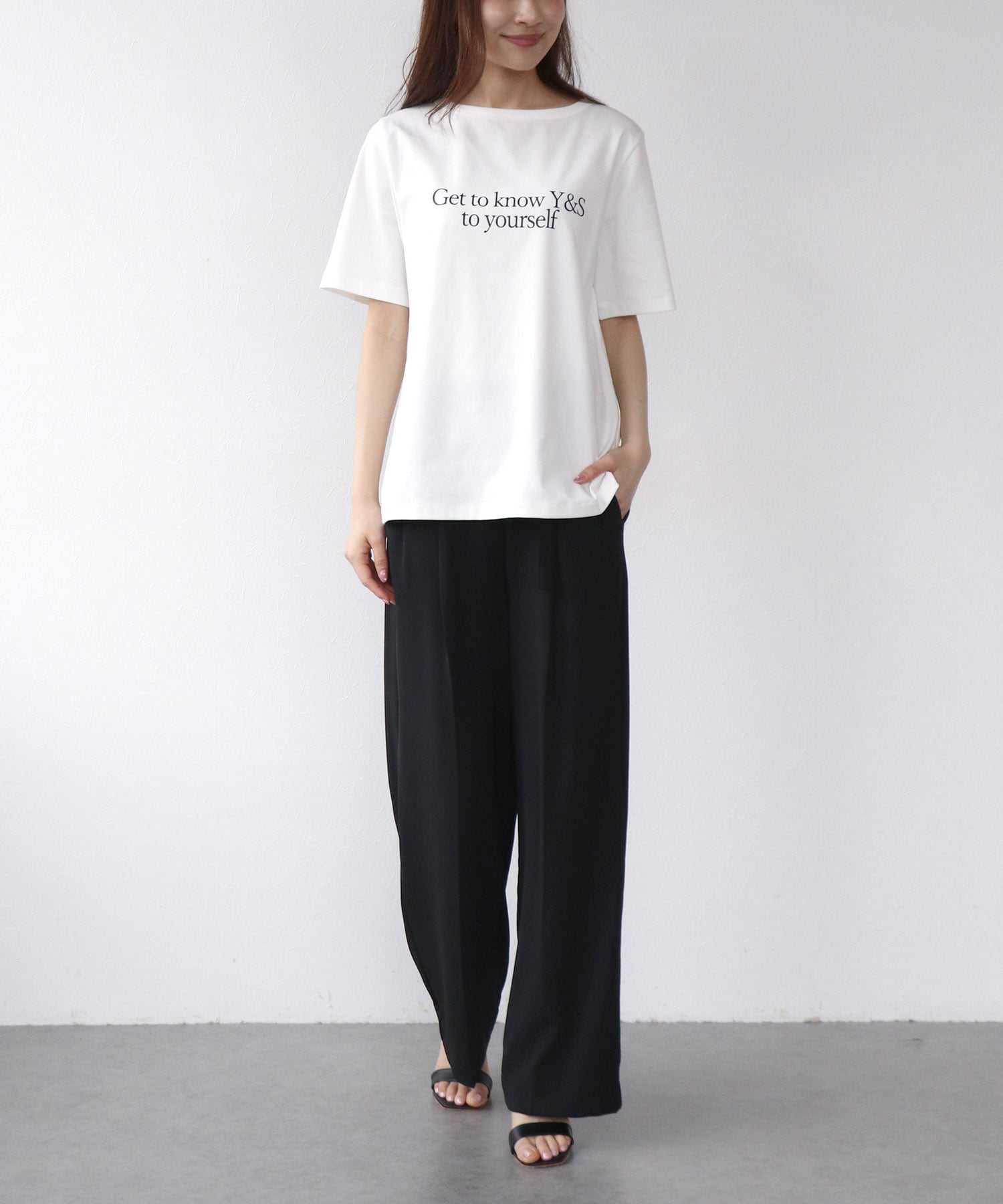 ワイドネックプリントTシャツ