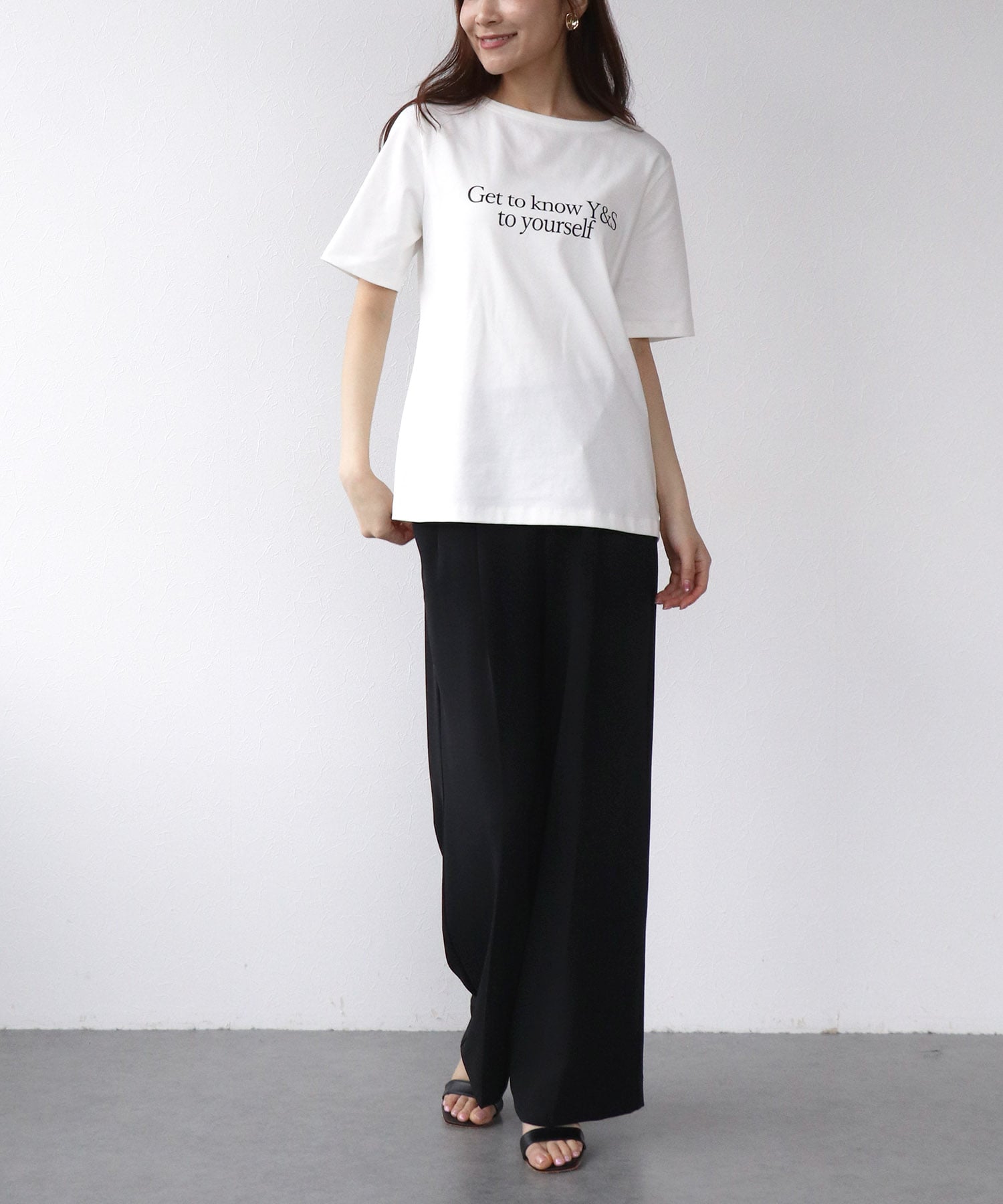 ワイドネックプリントTシャツ