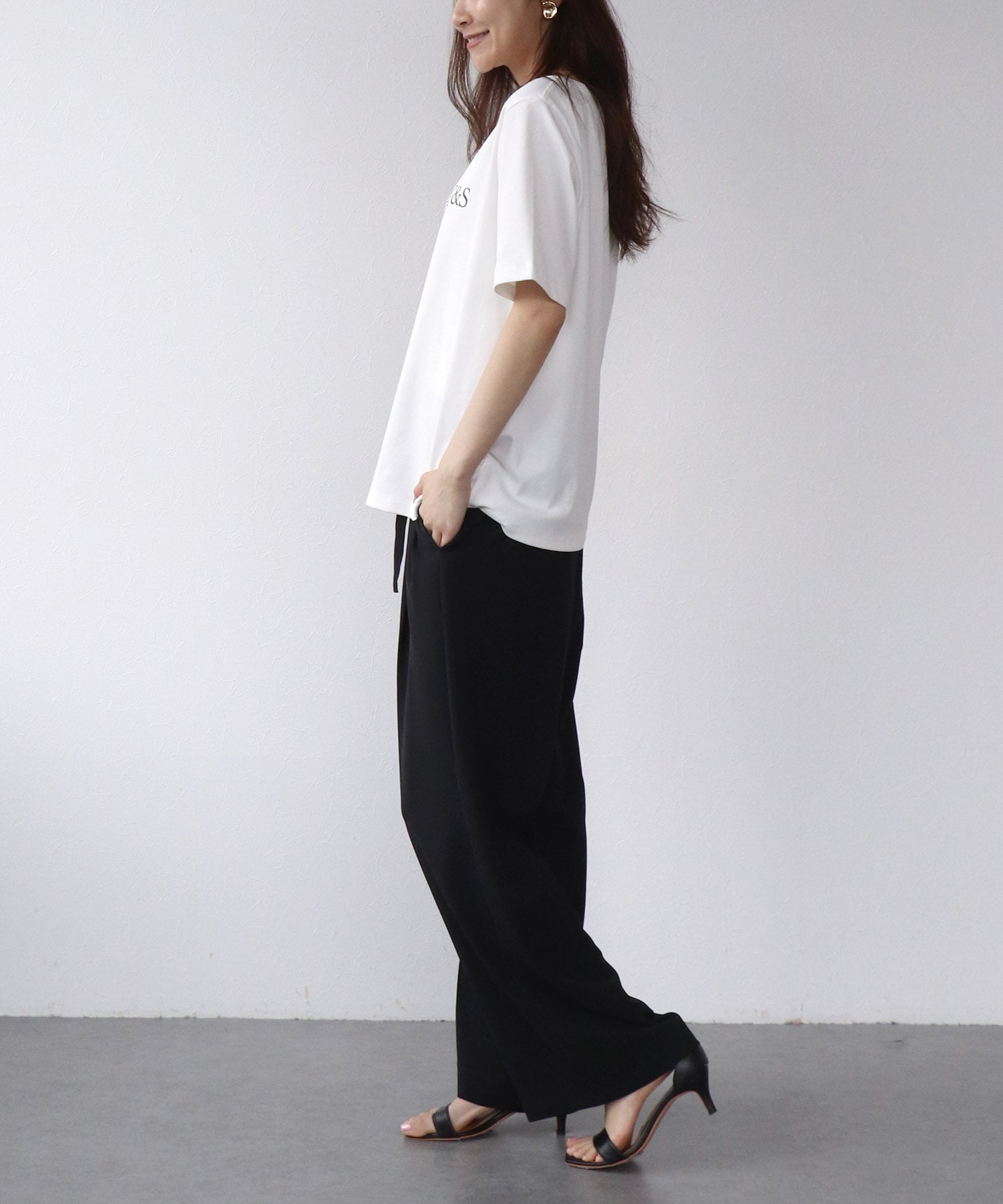 ワイドネックプリントTシャツ