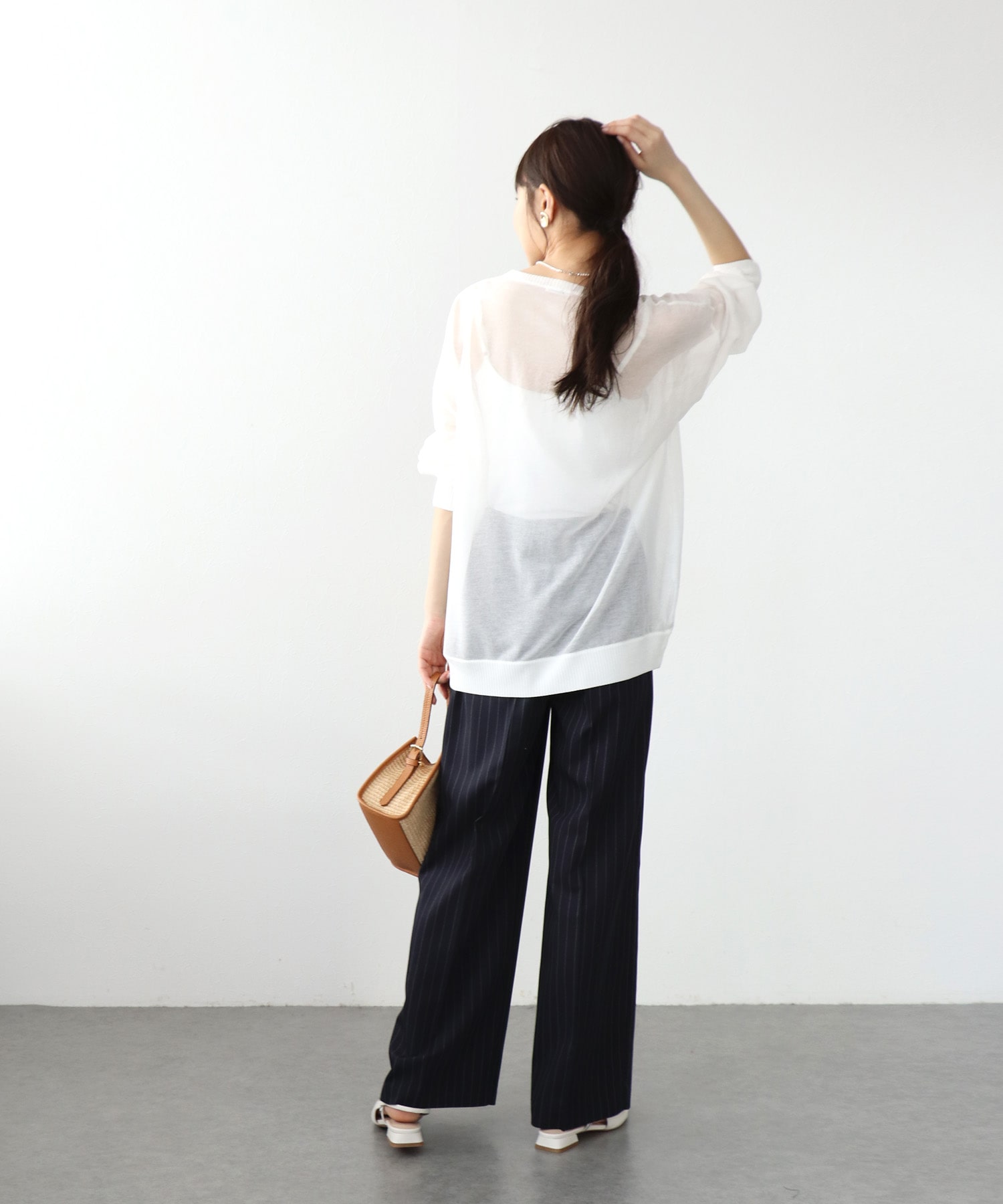 ロゴプリントシアーニット