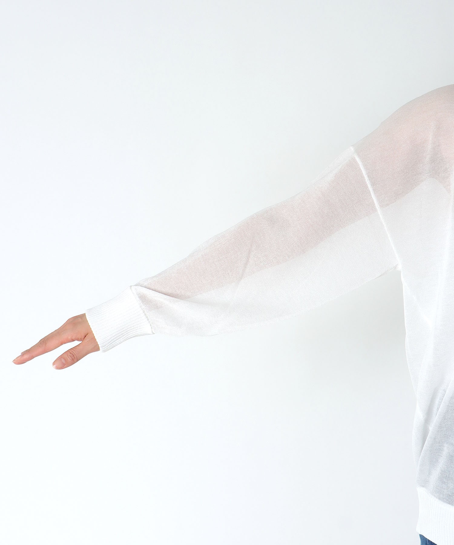 ロゴプリントシアーニット