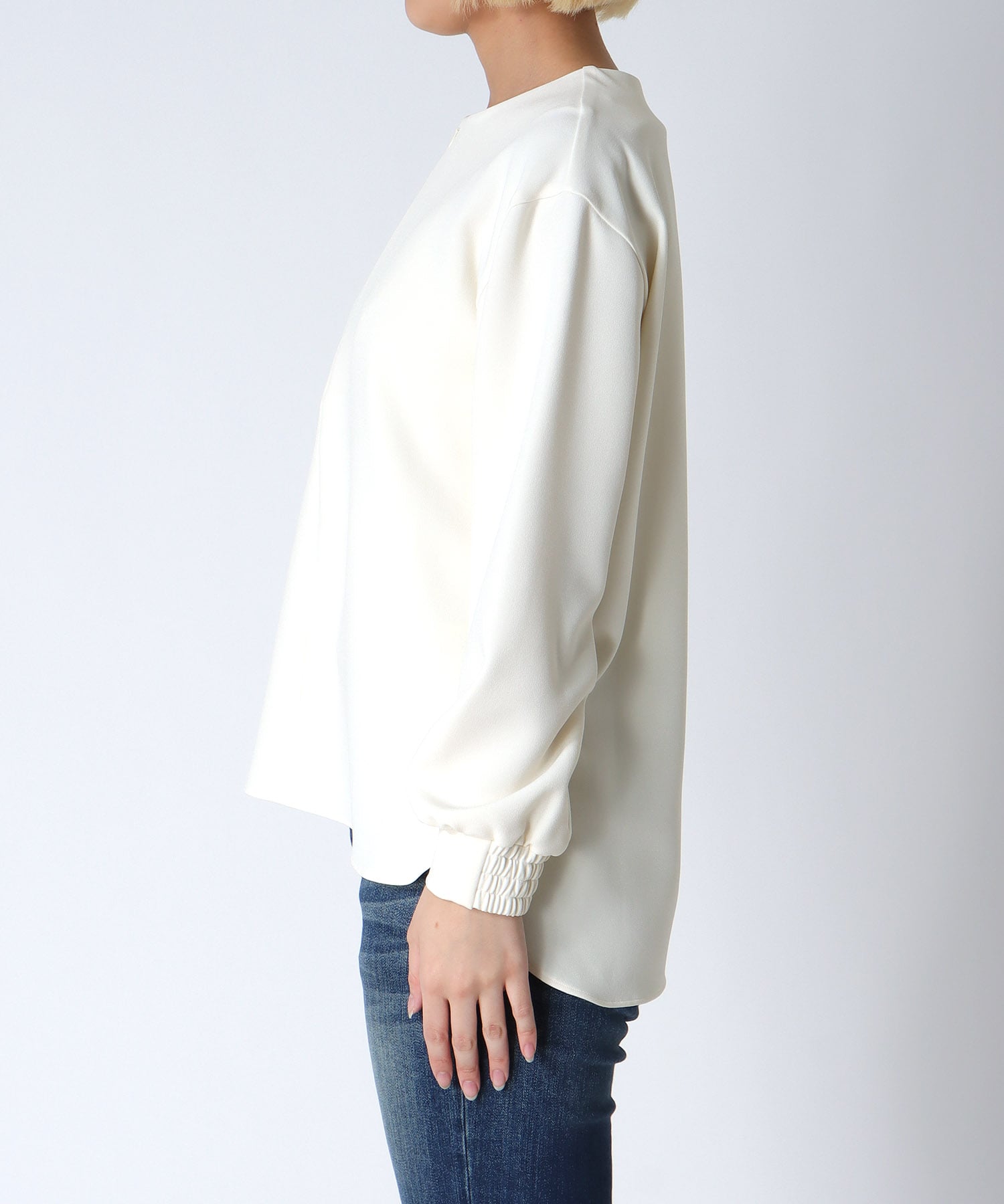 スキッパーデザインブラウス