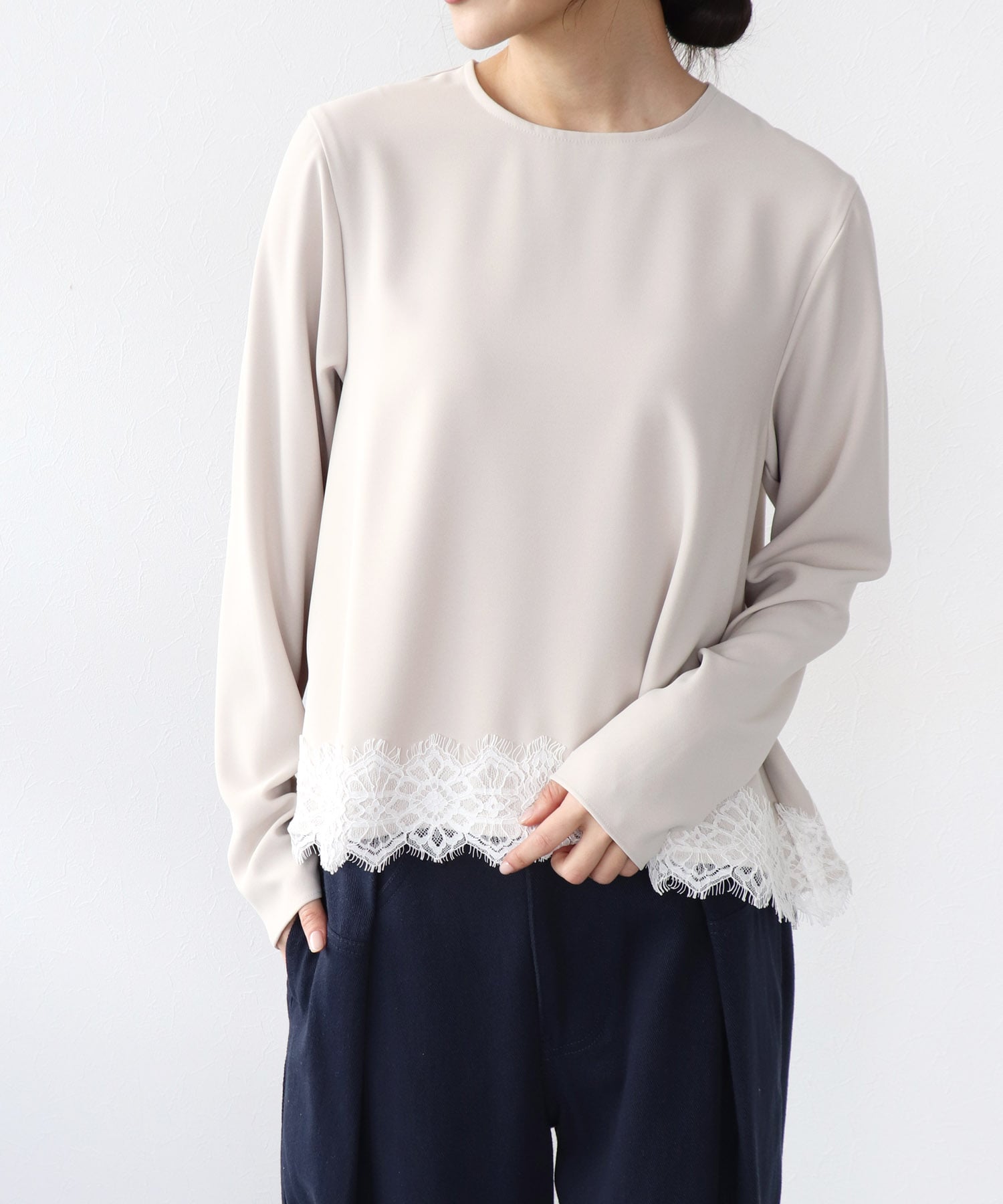 ヘムフレアーブラウス