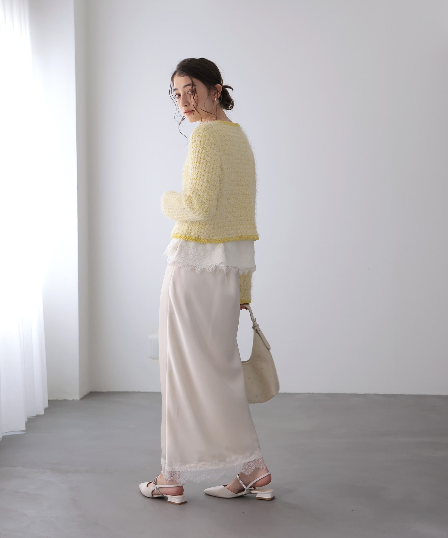 ヘムフレアーブラウス