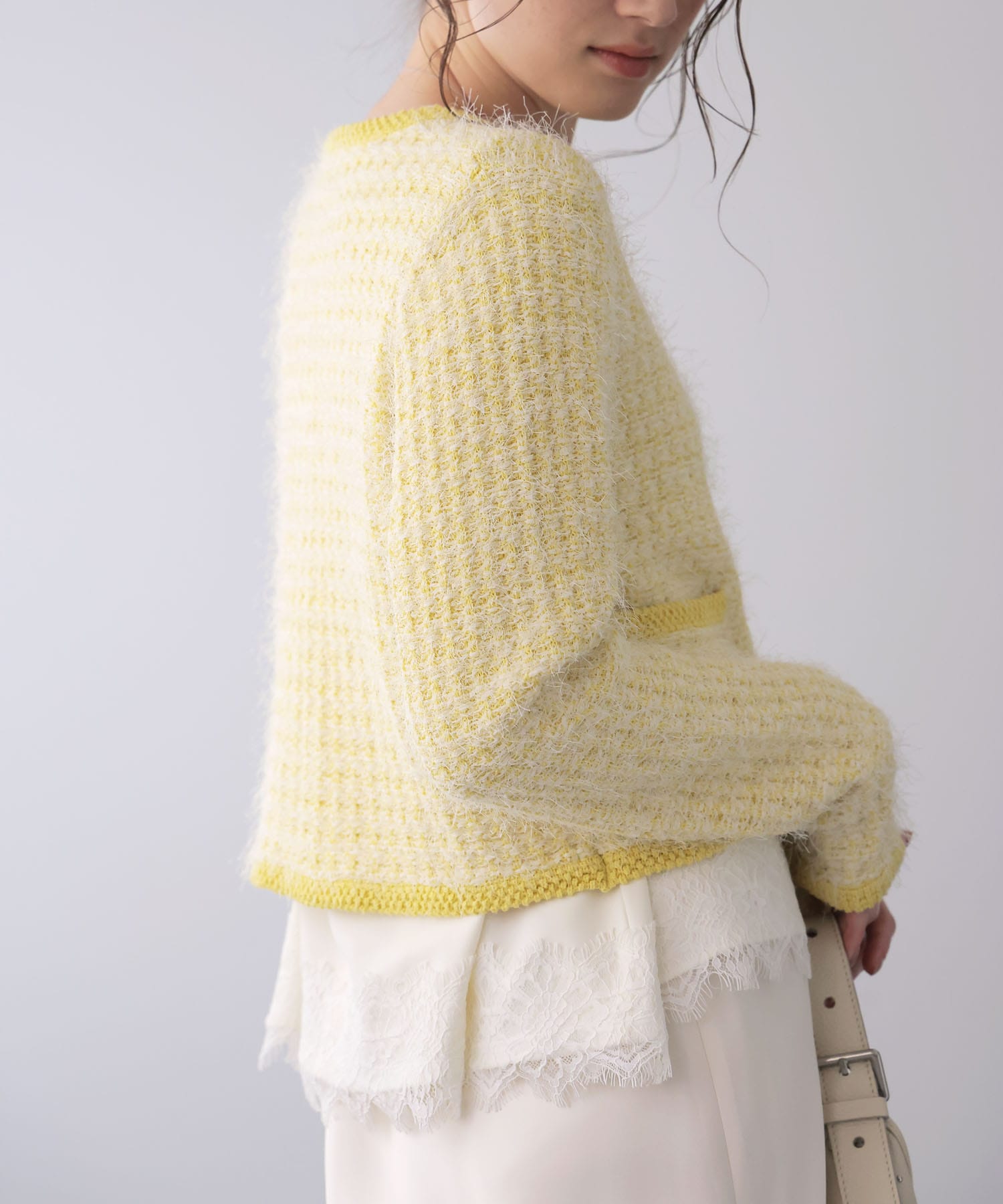 ヘムフレアーブラウス