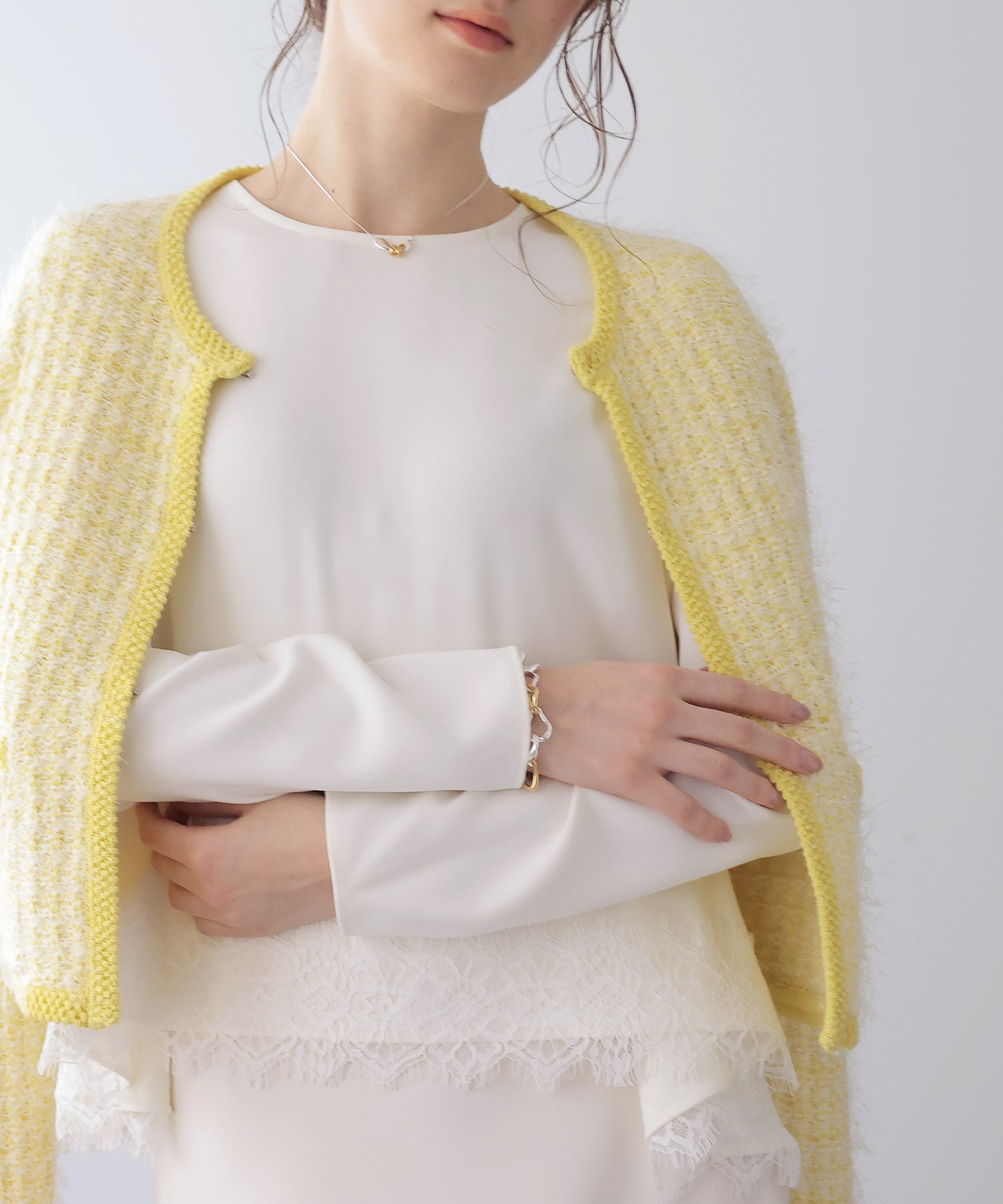 ヘムフレアーブラウス