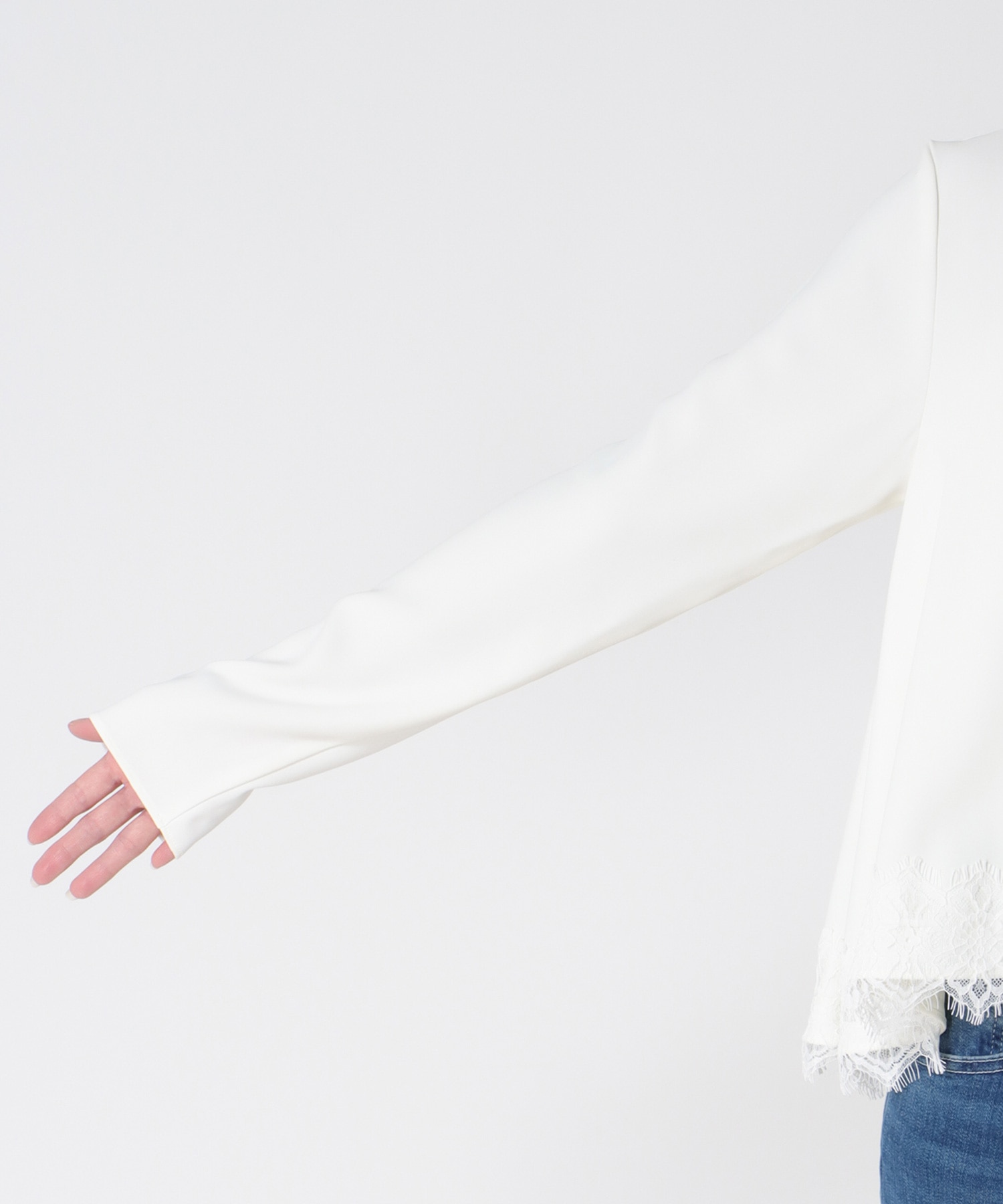 ヘムフレアーブラウス