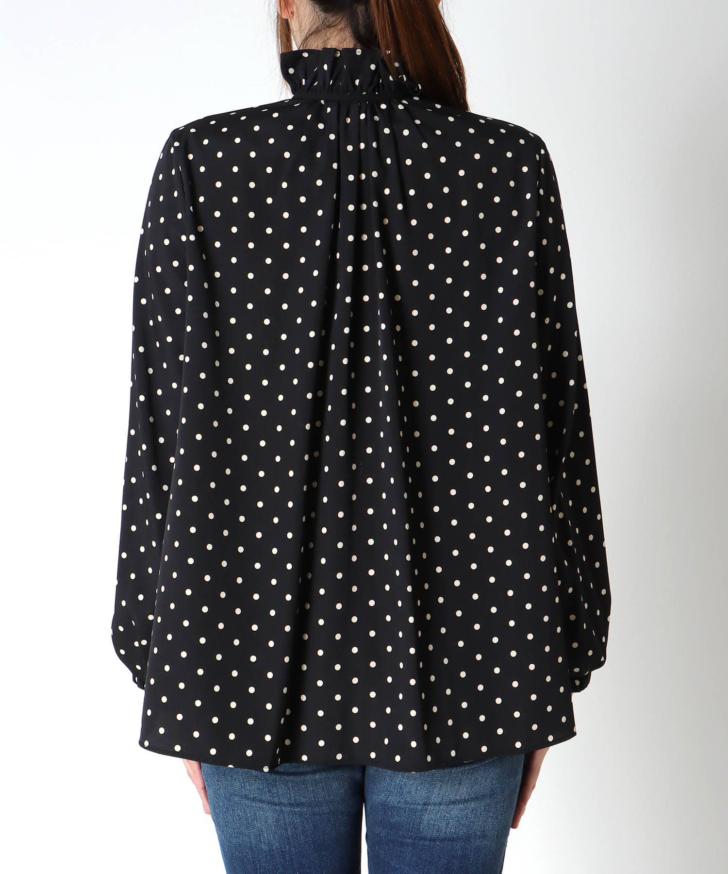 フリルカラーブラウス