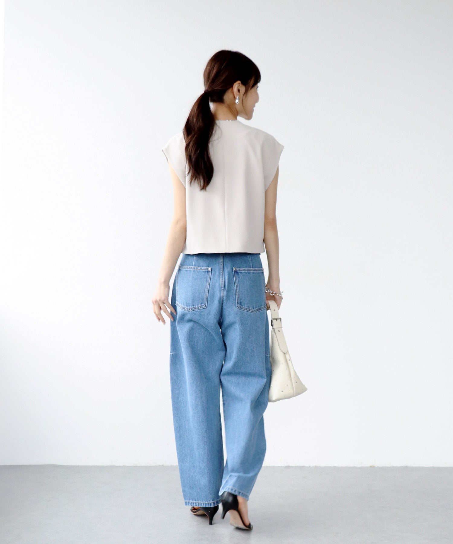 ノーカラーショートベスト