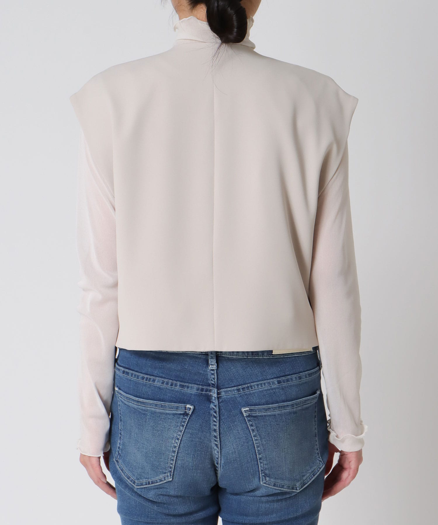 ノーカラーショートベスト