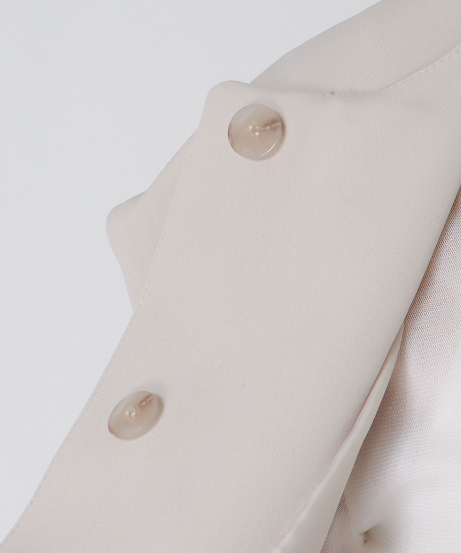 ノーカラーショートベスト