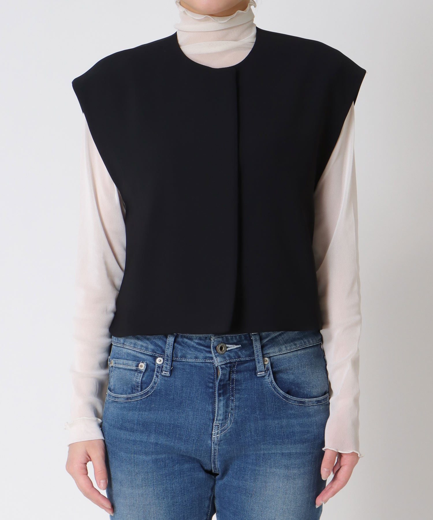 ノーカラーショートベスト