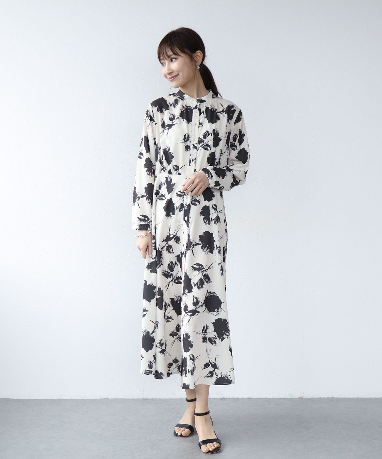 単色プリント長袖ワンピース