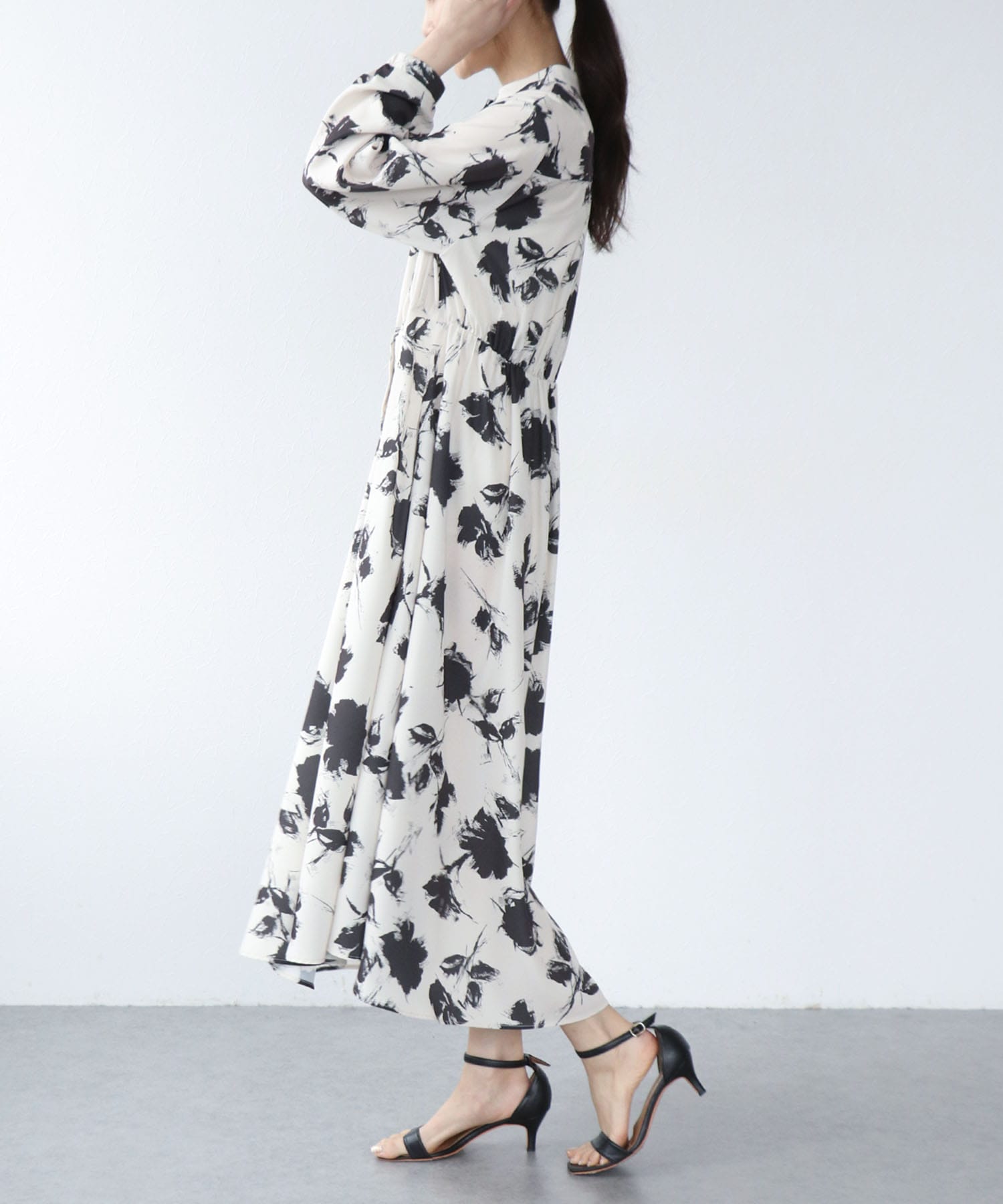 単色プリント長袖ワンピース