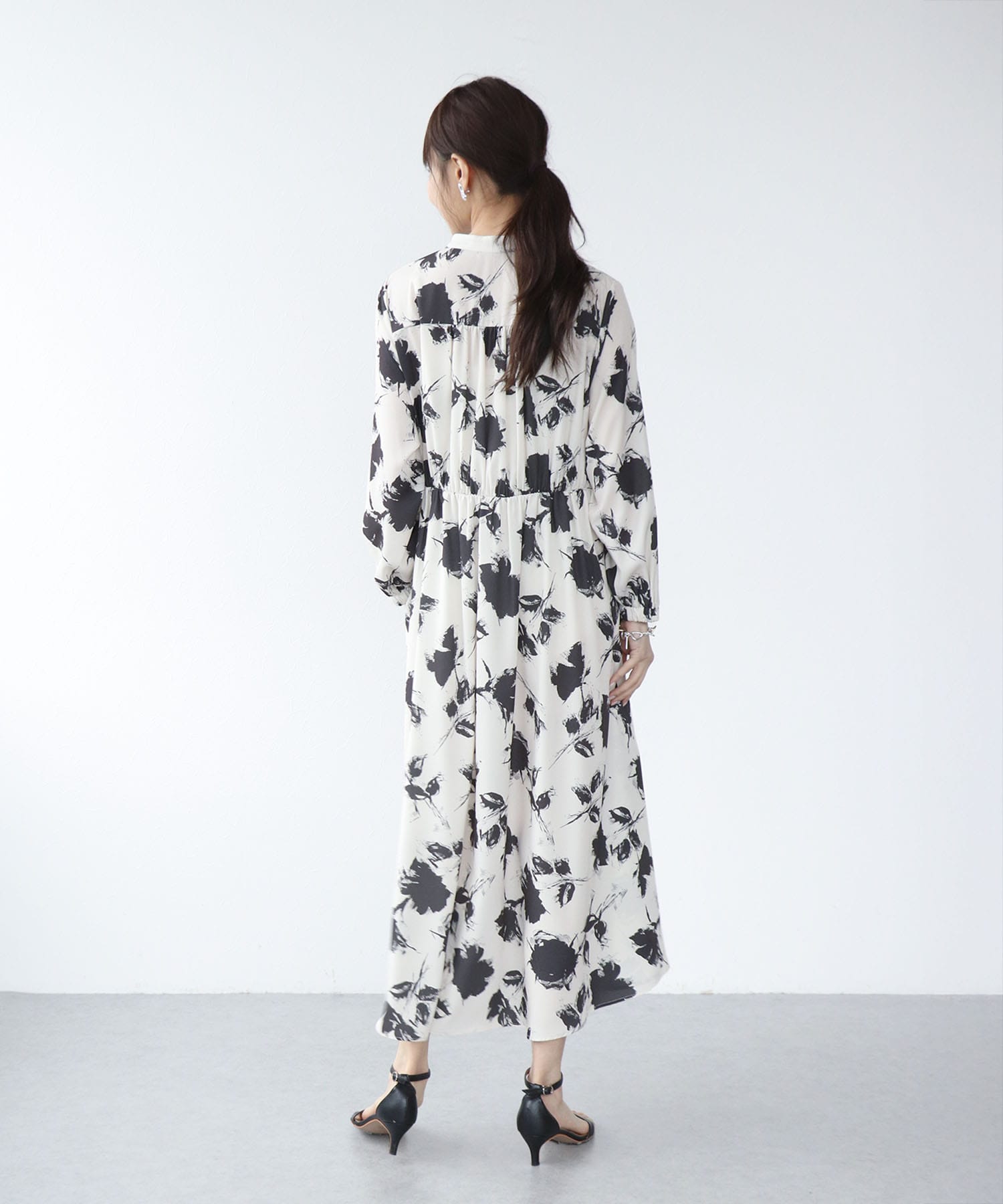 単色プリント長袖ワンピース