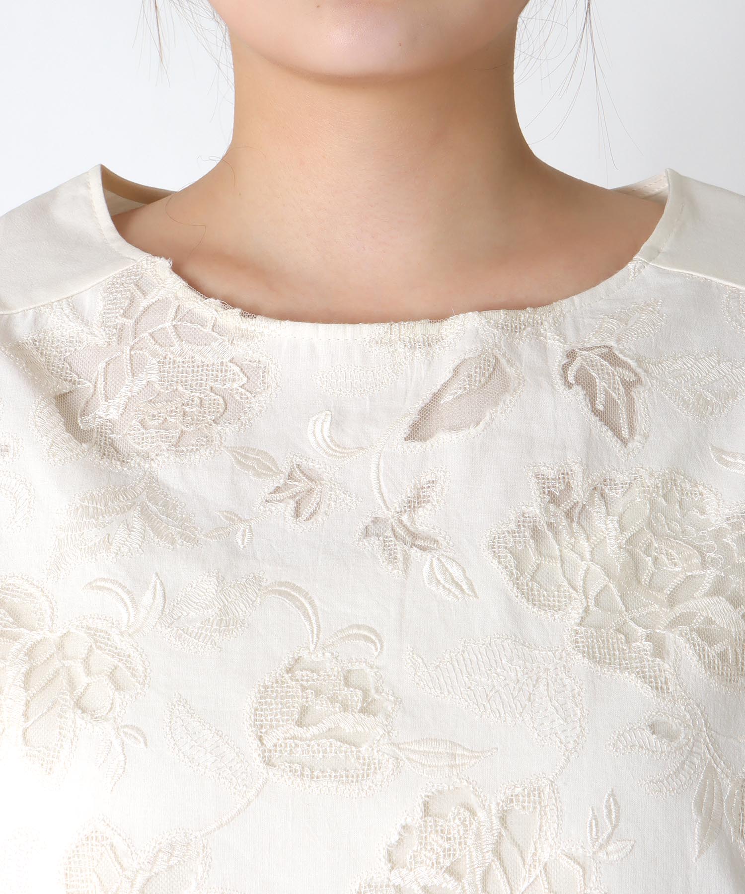 刺繍レースブラウス
