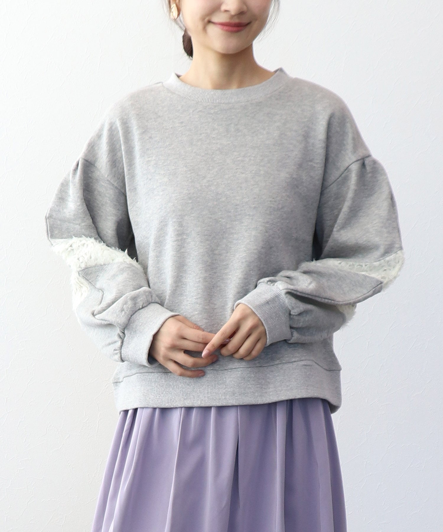 テープ刺繍ドッキング裏毛トップス