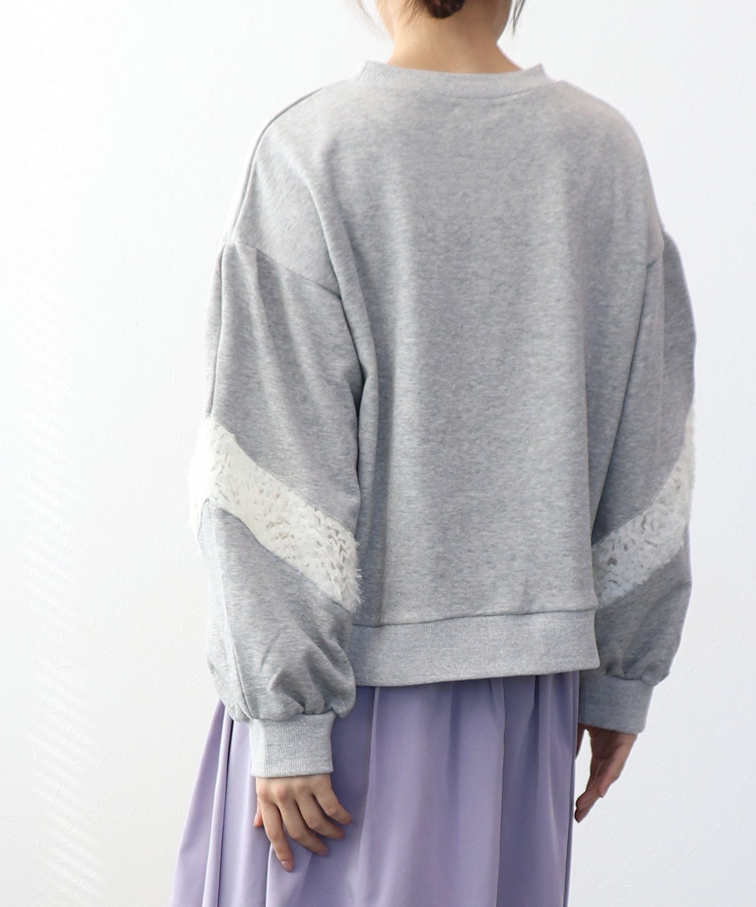 テープ刺繍ドッキング裏毛トップス