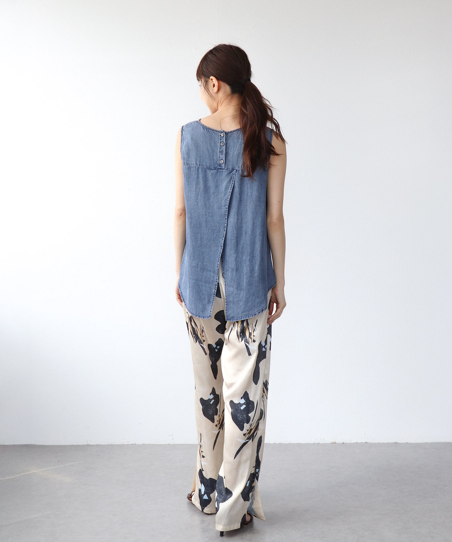 テンセルデニムノースリーブブラウス