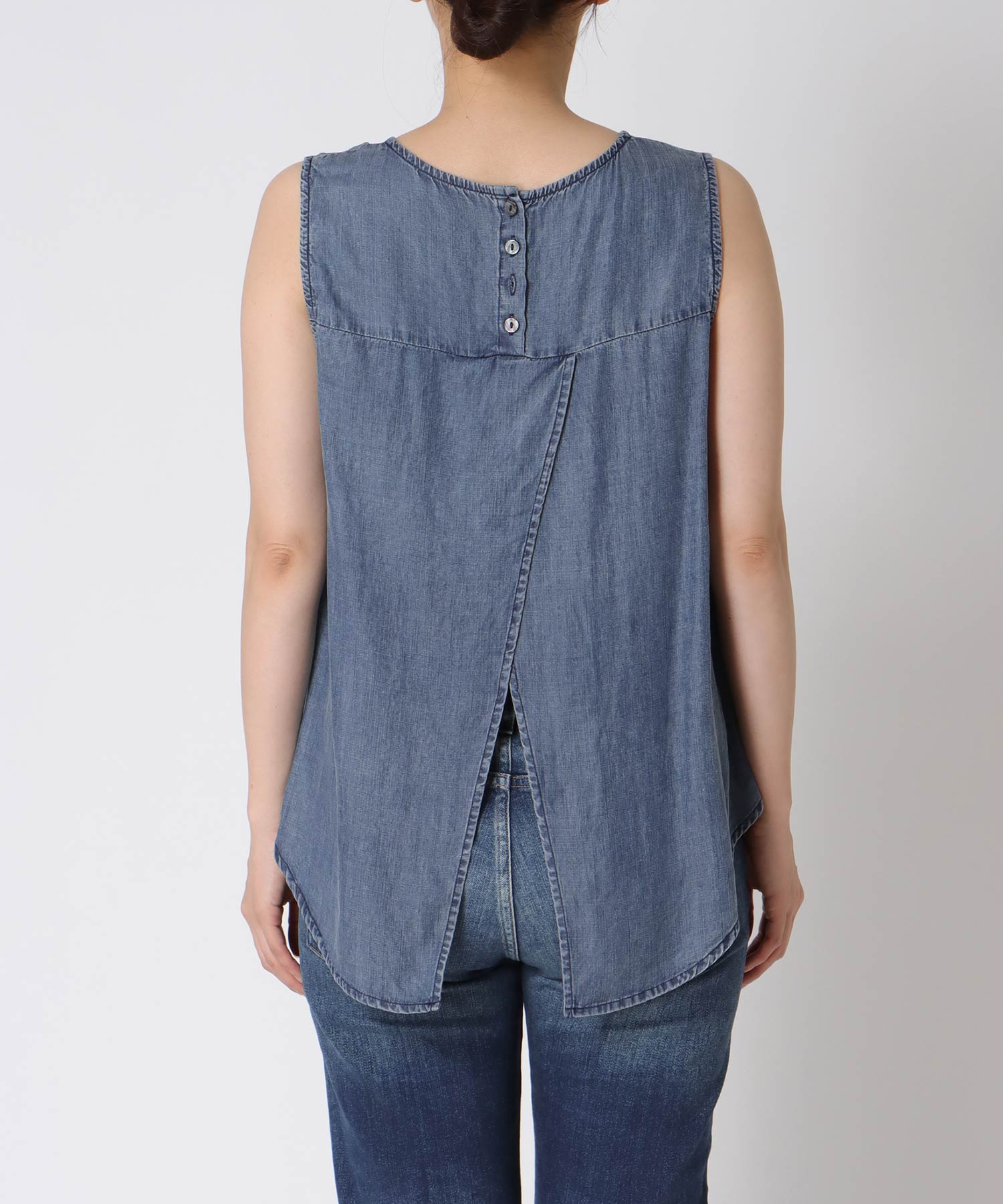 テンセルデニムノースリーブブラウス