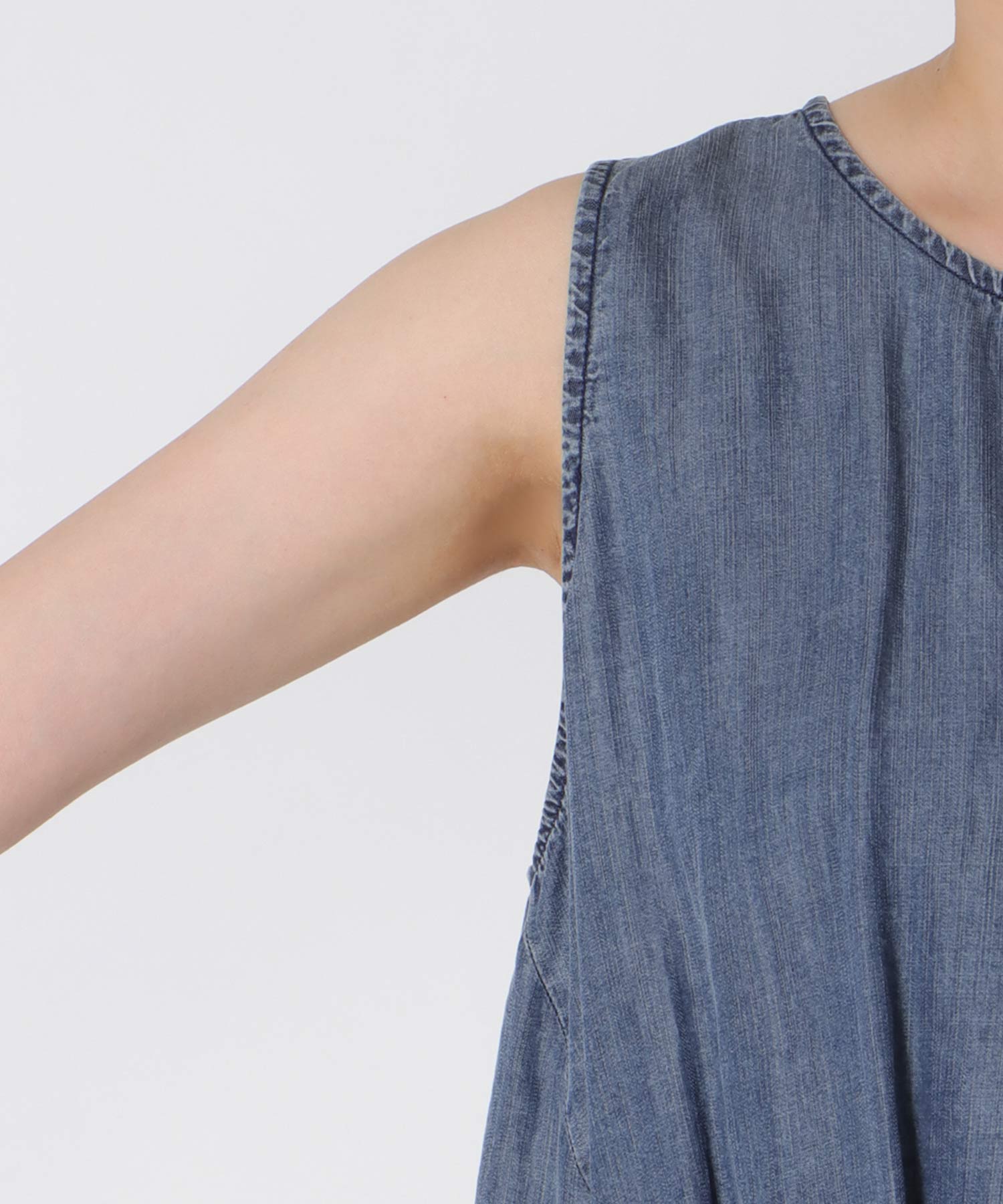 テンセルデニムノースリーブブラウス