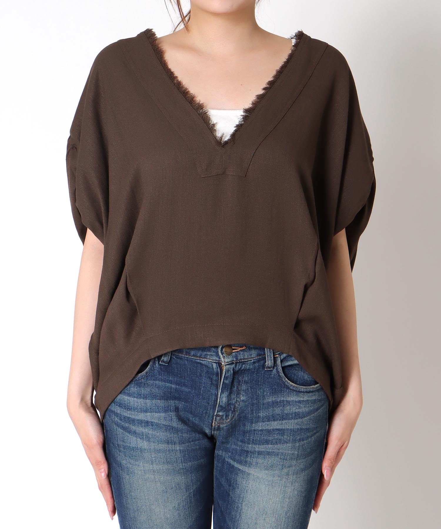 Vネックフリンジスリーブブラウス