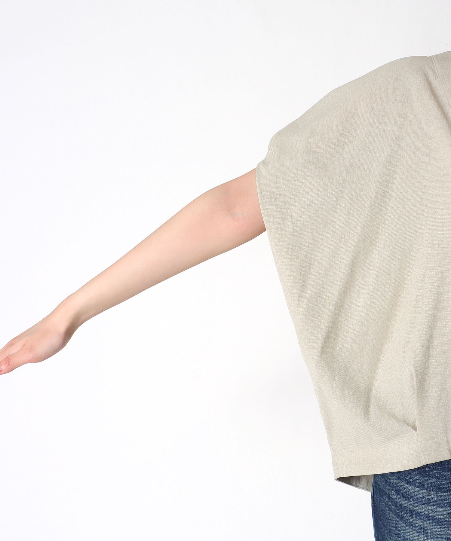 Vネックフリンジスリーブブラウス