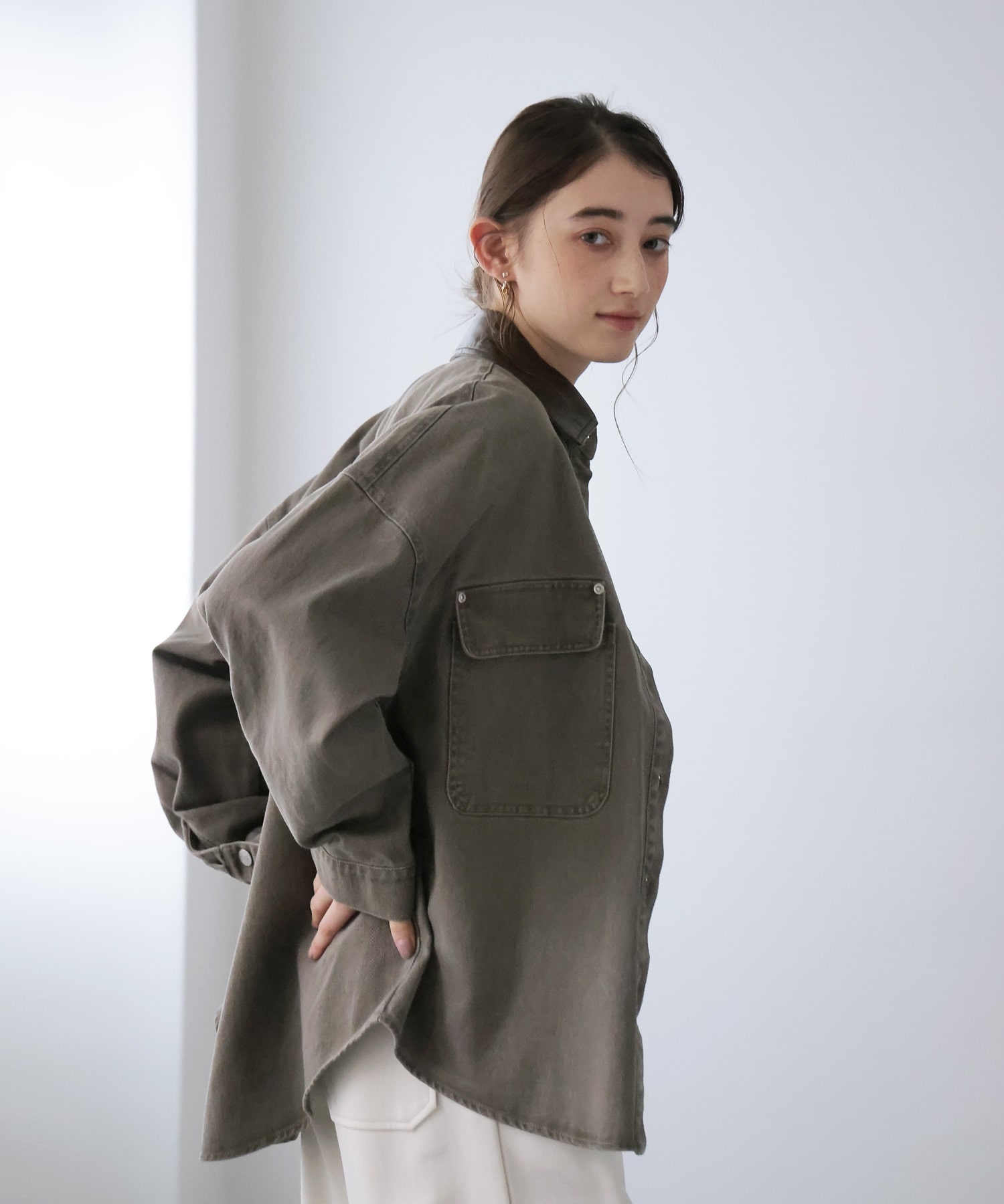 フェイクレザー衿シャツジャケット