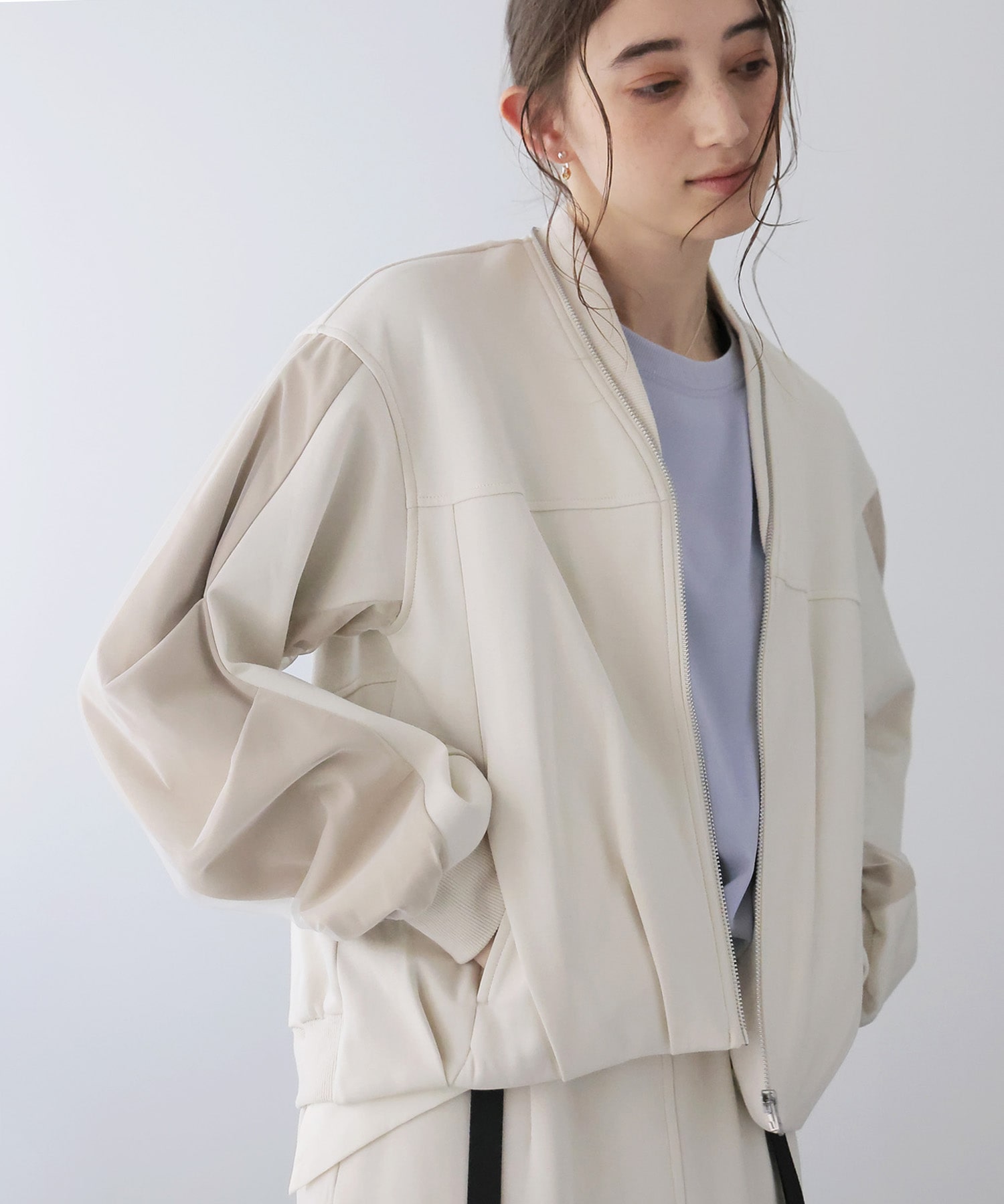 ポンチ袖チュールタックブルゾン