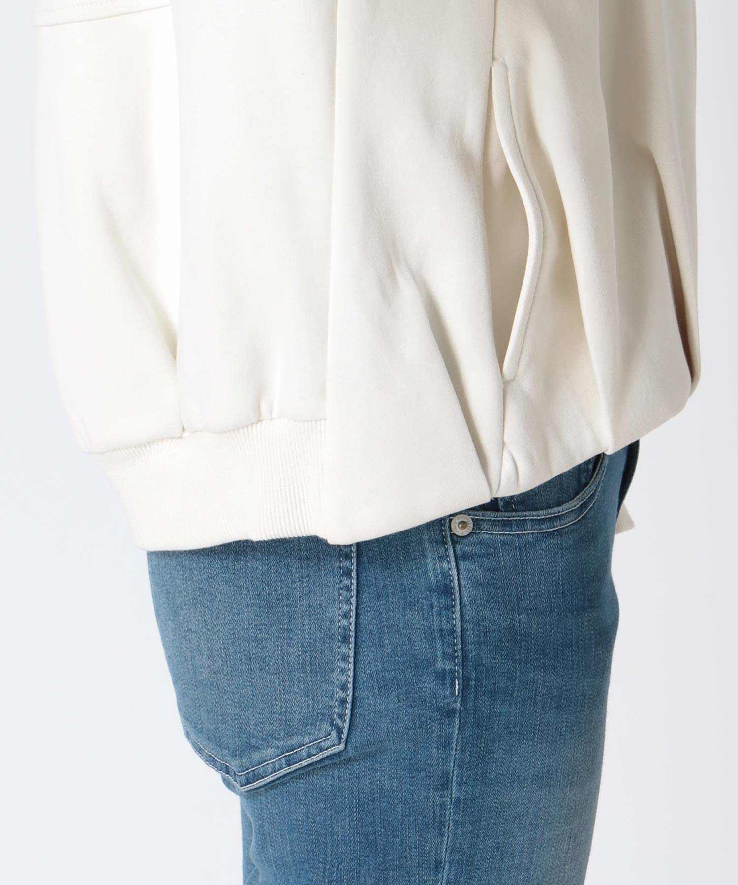 ポンチ袖チュールタックブルゾン