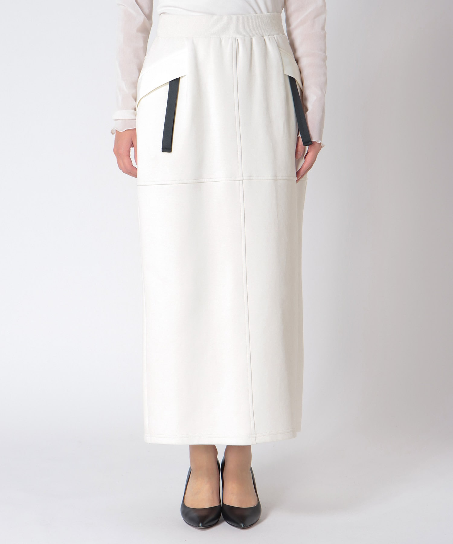 ポンチバックフレアスカート