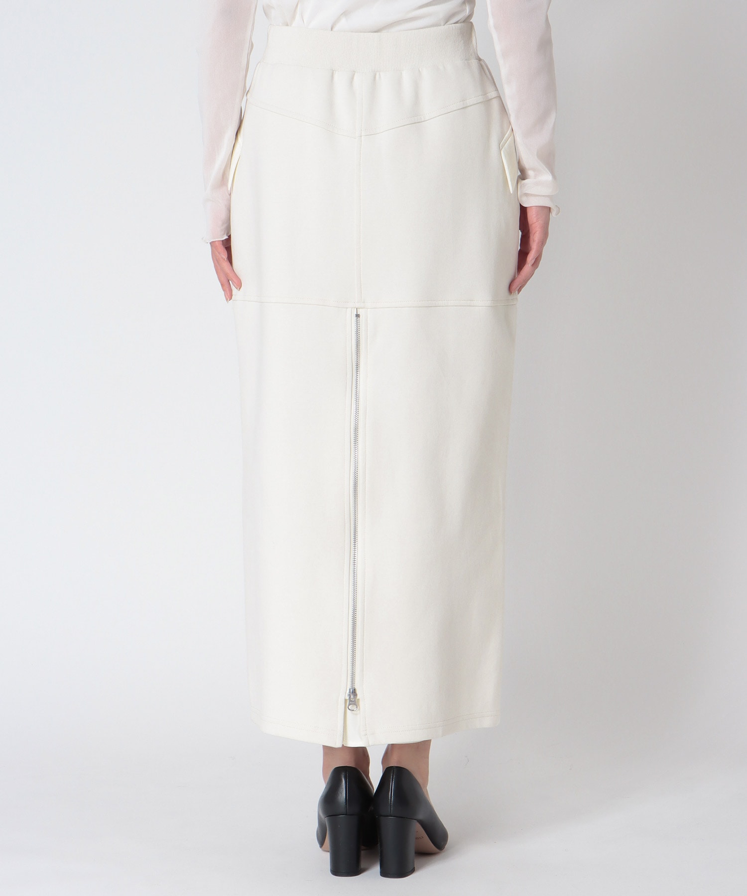 ポンチバックフレアスカート