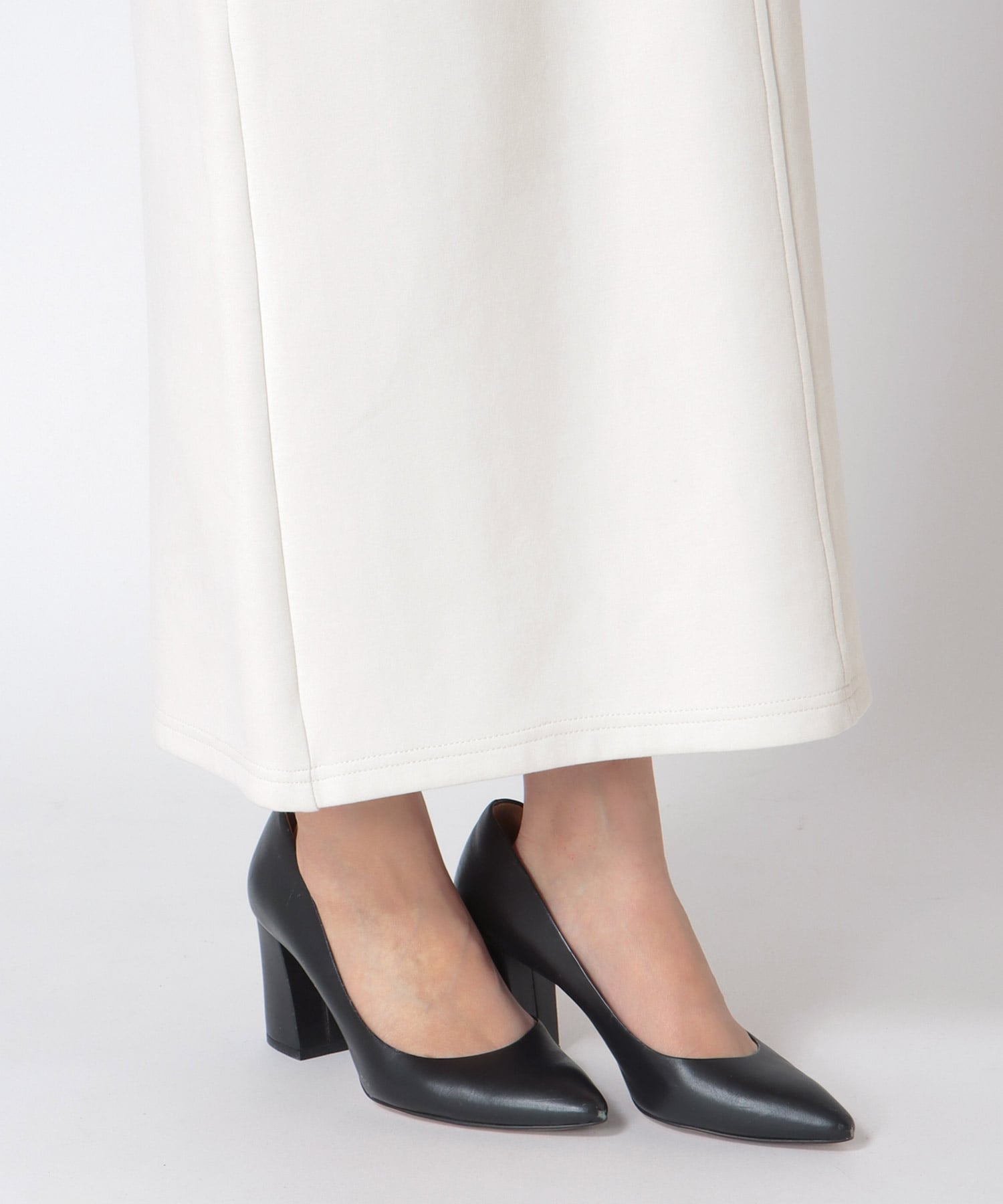 ポンチバックフレアスカート