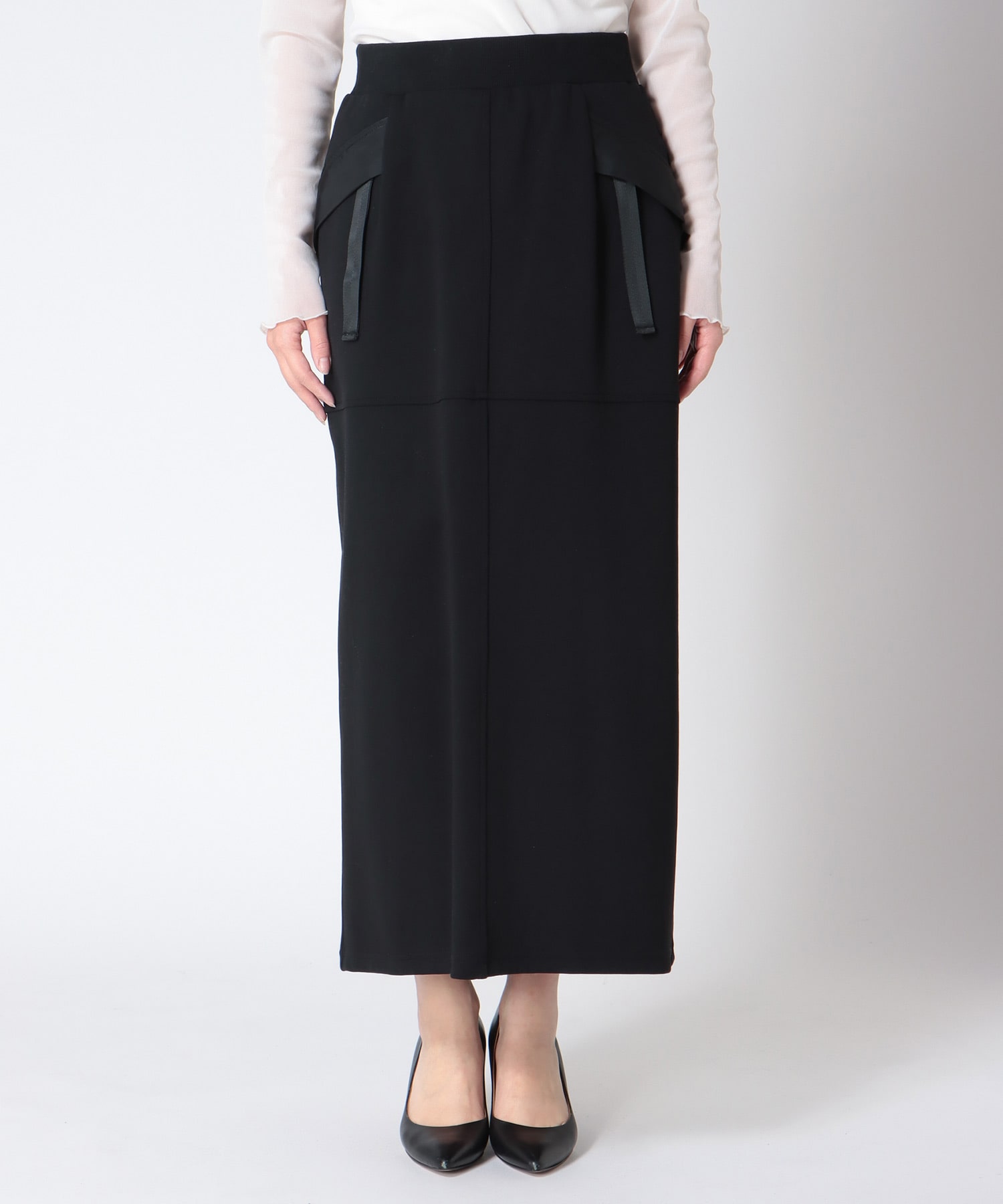 ポンチバックフレアスカート